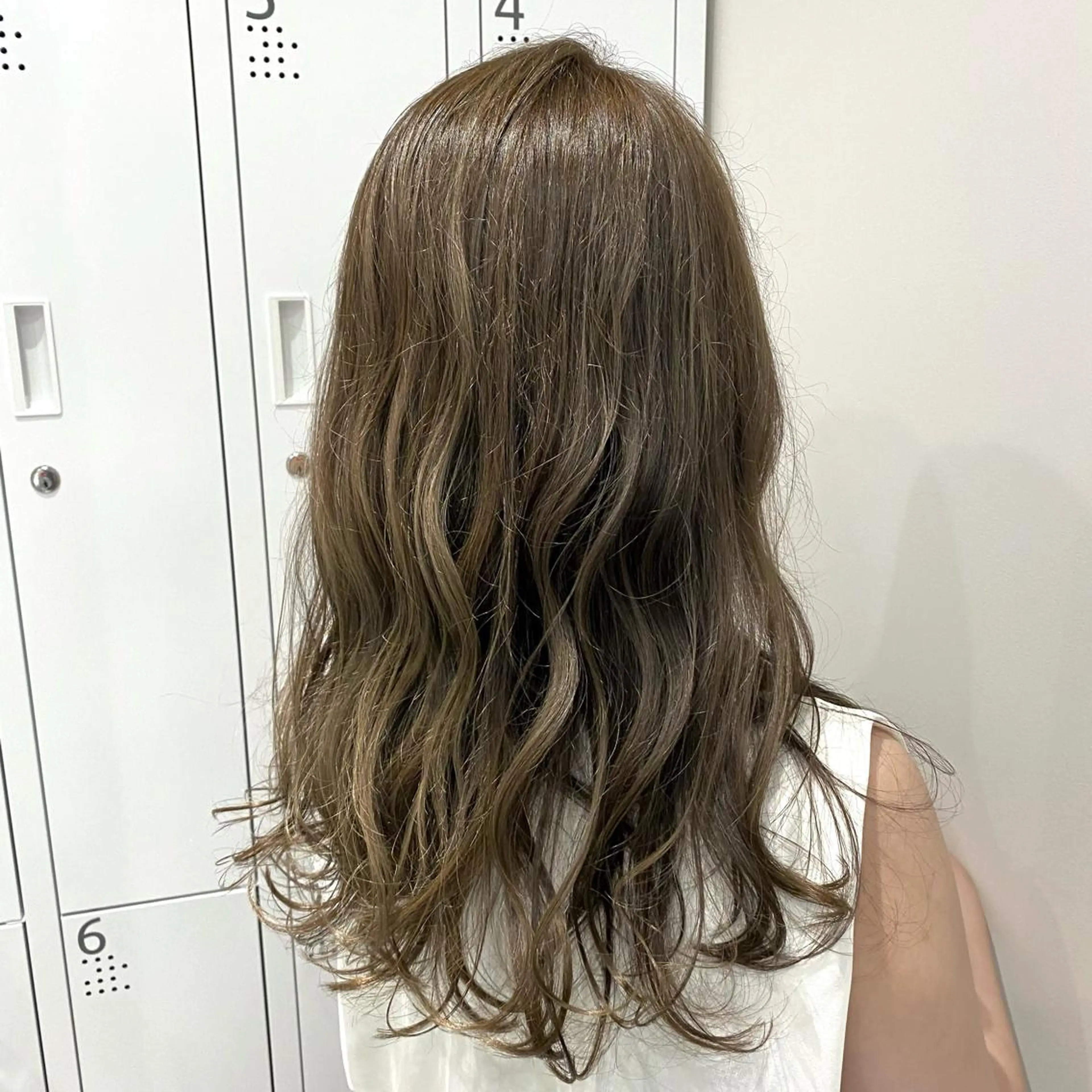 ミディアム アッシュ ハイライト 【北千住垢抜け】 Kentaのヘアスタイル