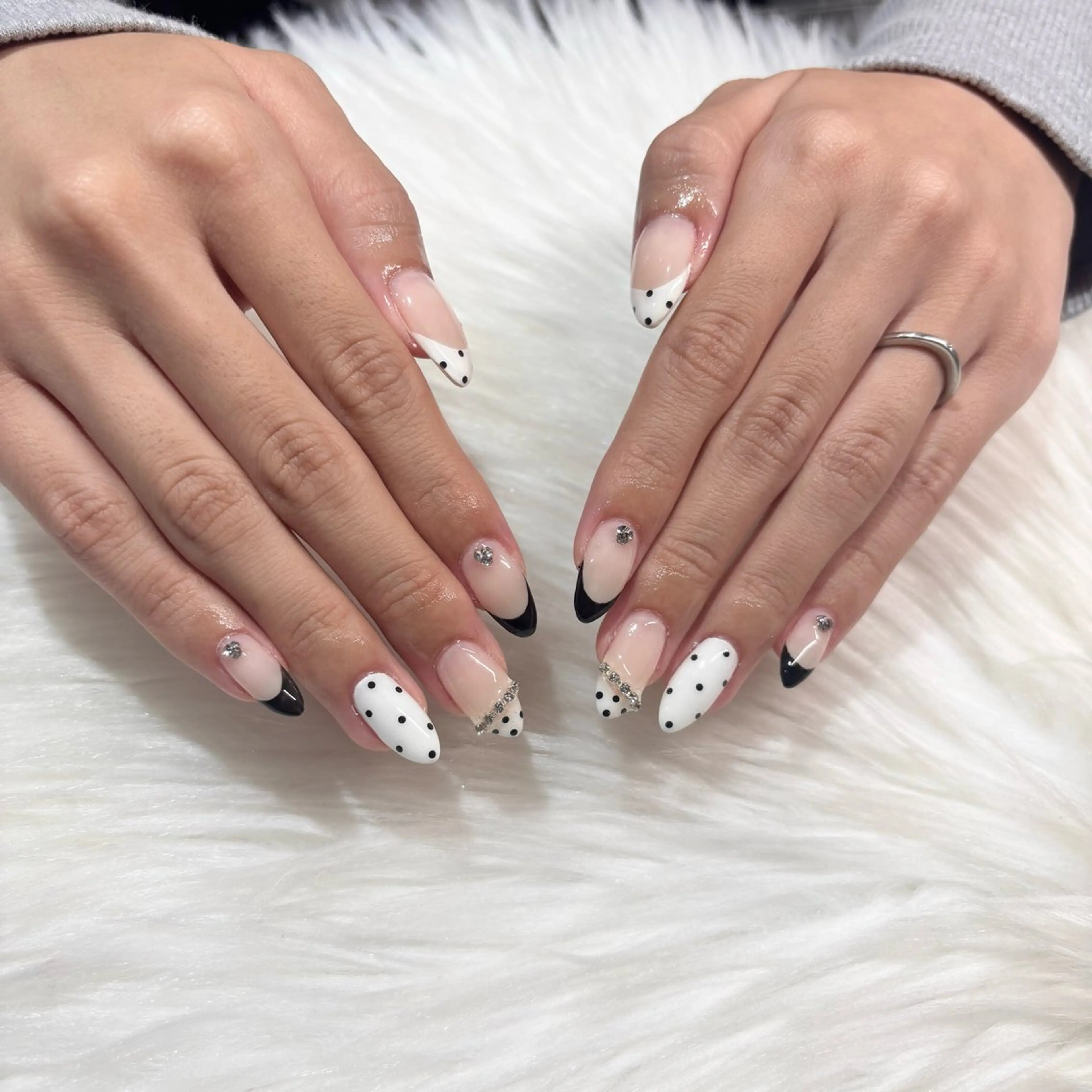 ネイル ドット フレンチネイル Viel💅 〜himene〜のネイルデザイン