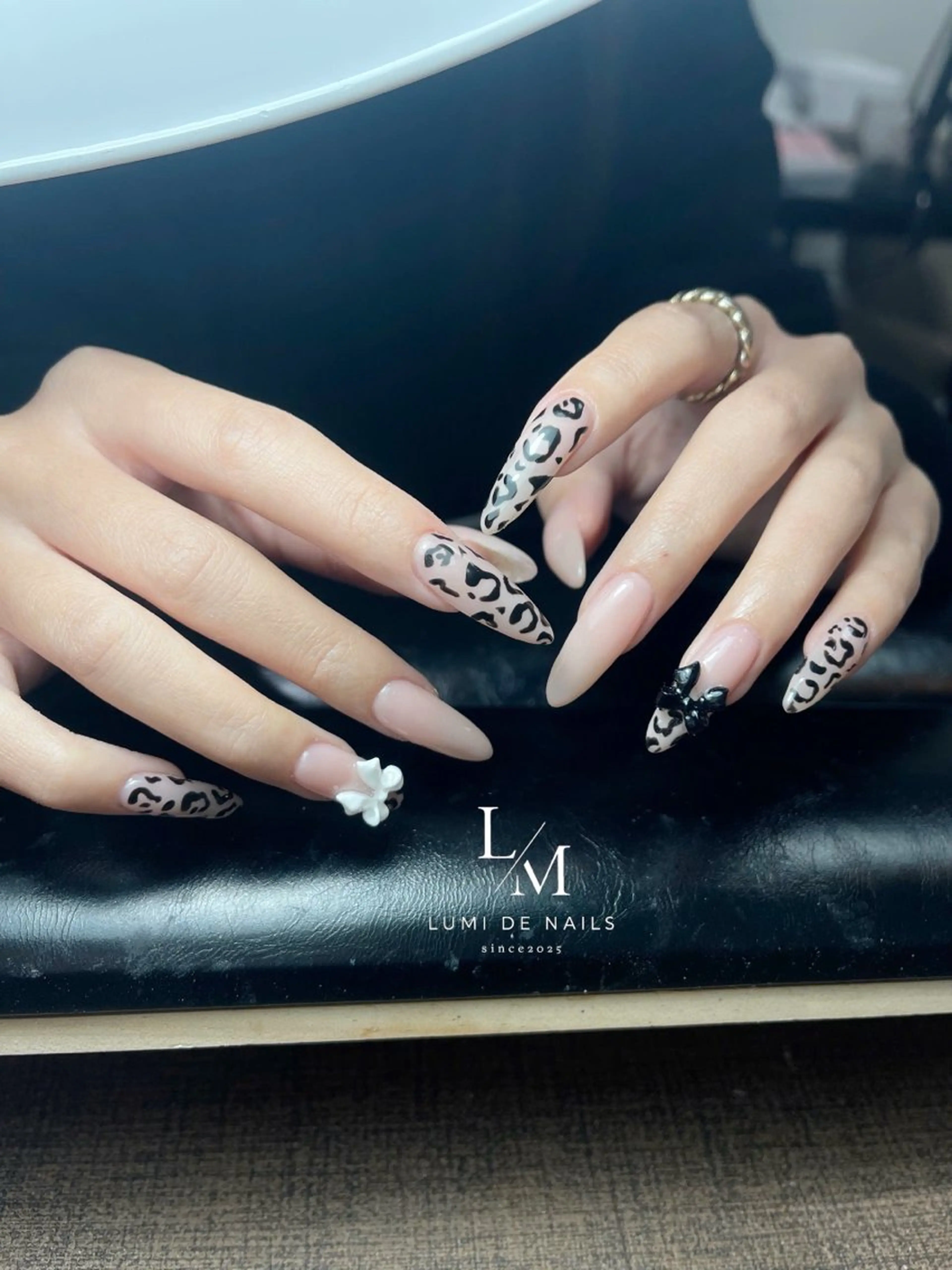 ネイル グラデーション ラメ(グリッター) マグネットネイル ミラーネイル ニュアンスネイル ハンドネイル Lumi de nailsのネイルデザイン