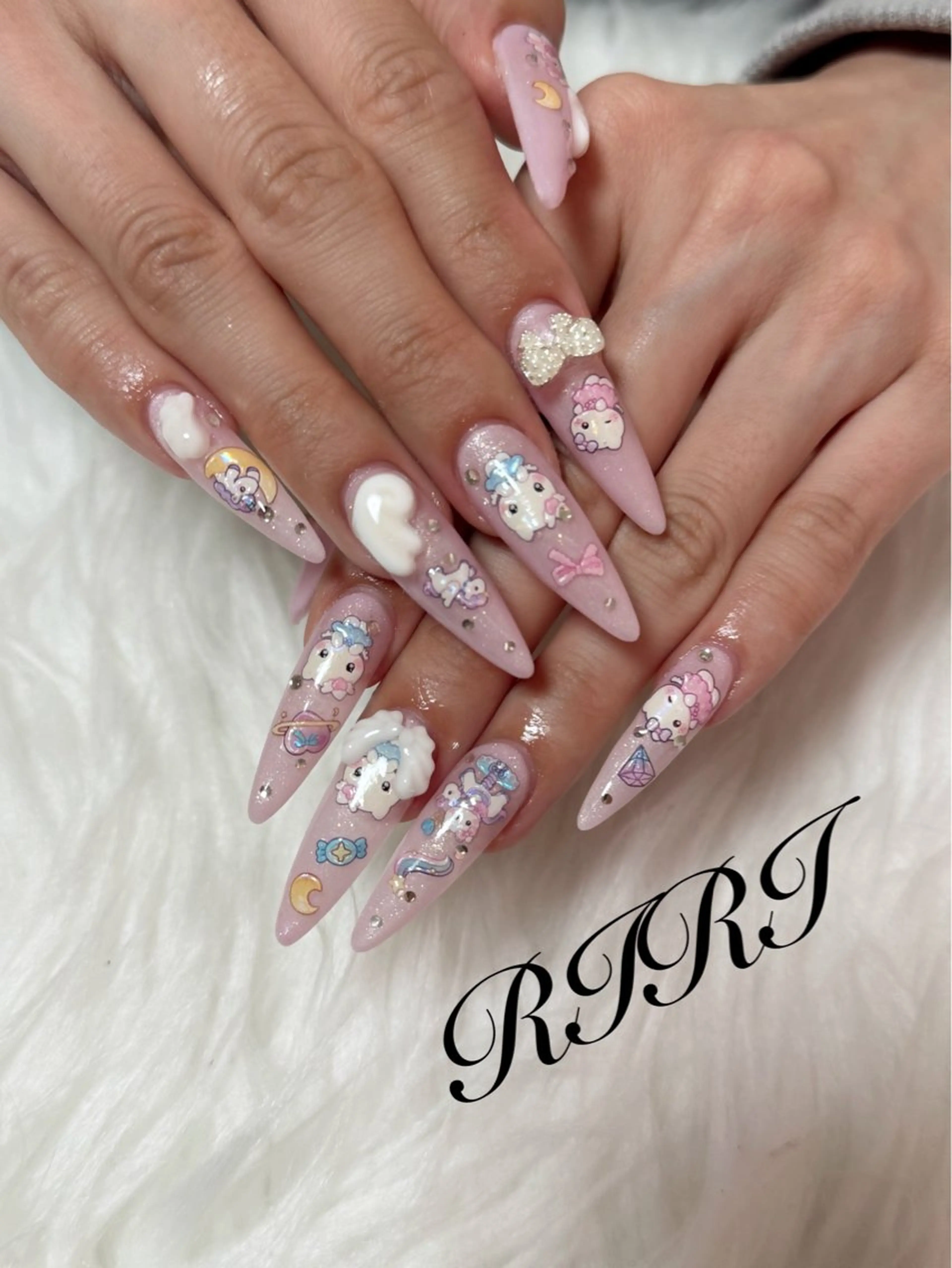 ネイル ジェルネイル ガーリー ロングネイル スカルプネイル シンプルネイル ハンドネイル riri オーナーのネイルデザイン