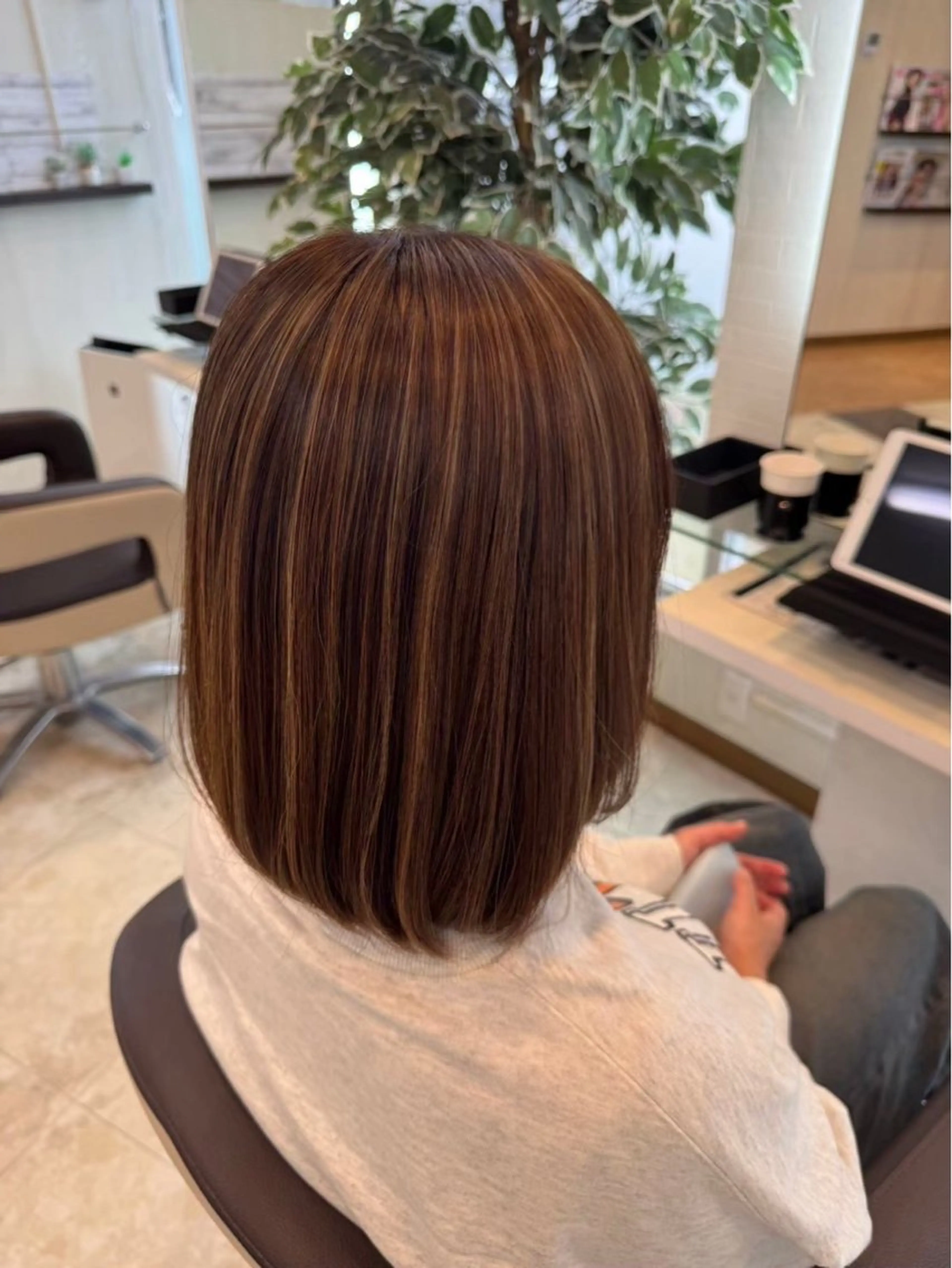 ミディアム カラー ヘアカラー 平井 沙希のヘアスタイル