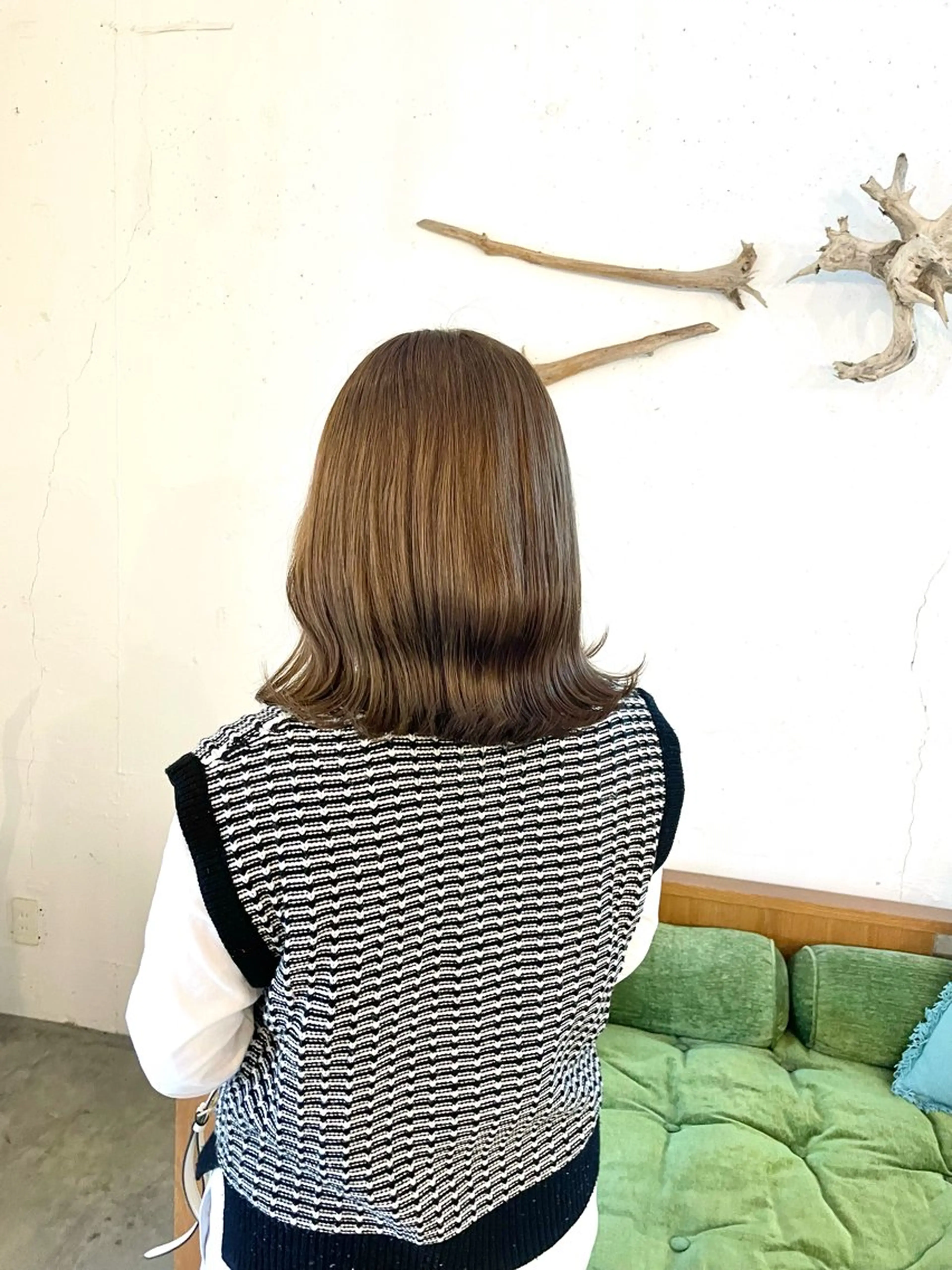 ミディアム カラー 廣元 早紀のヘアスタイル