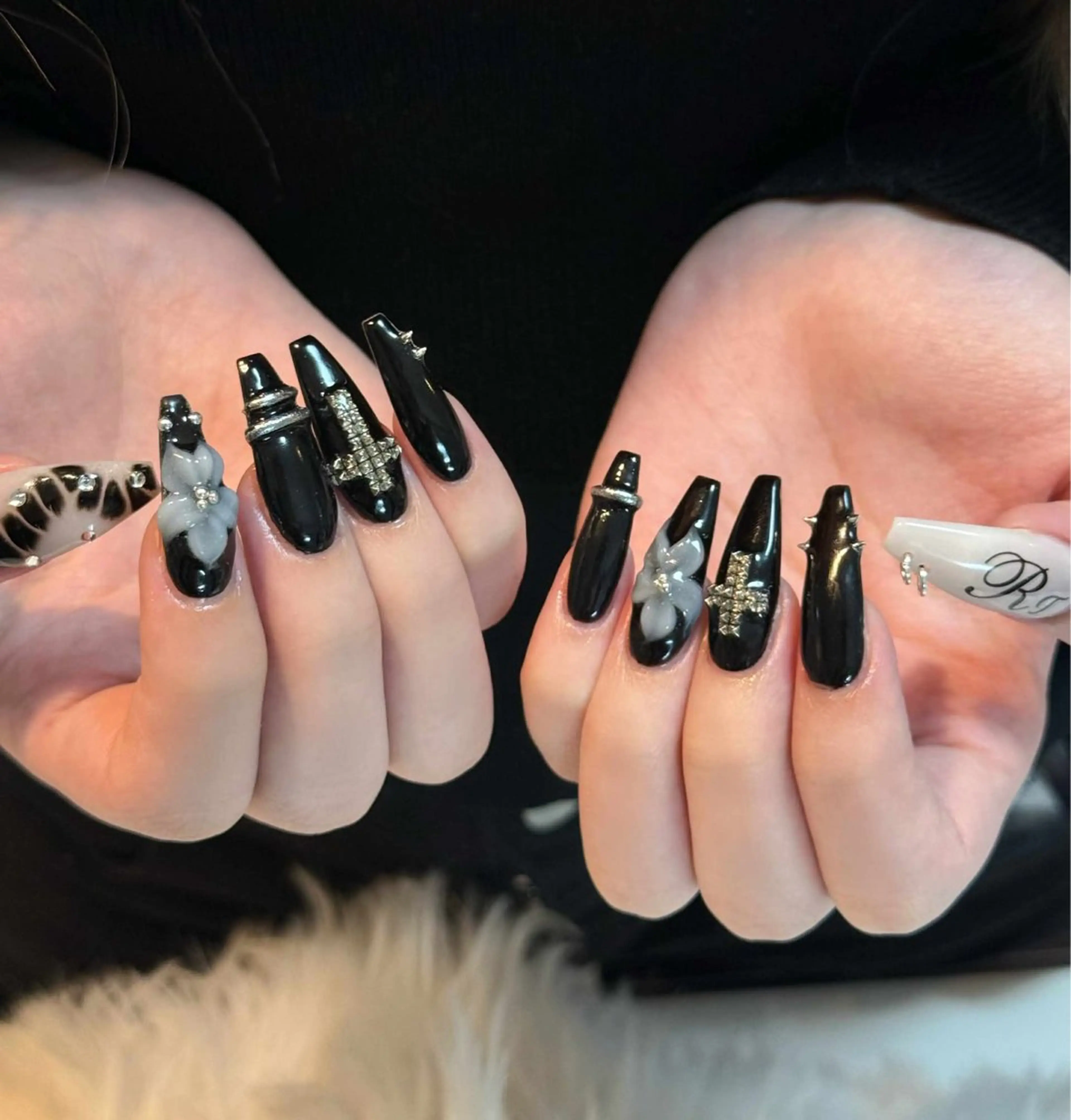 ネイル オーロラネイル ボルドー ブラウン 氷ネイル・うるうるネイル キラキラネイル ハンドネイル Julli ジュリのネイルデザイン