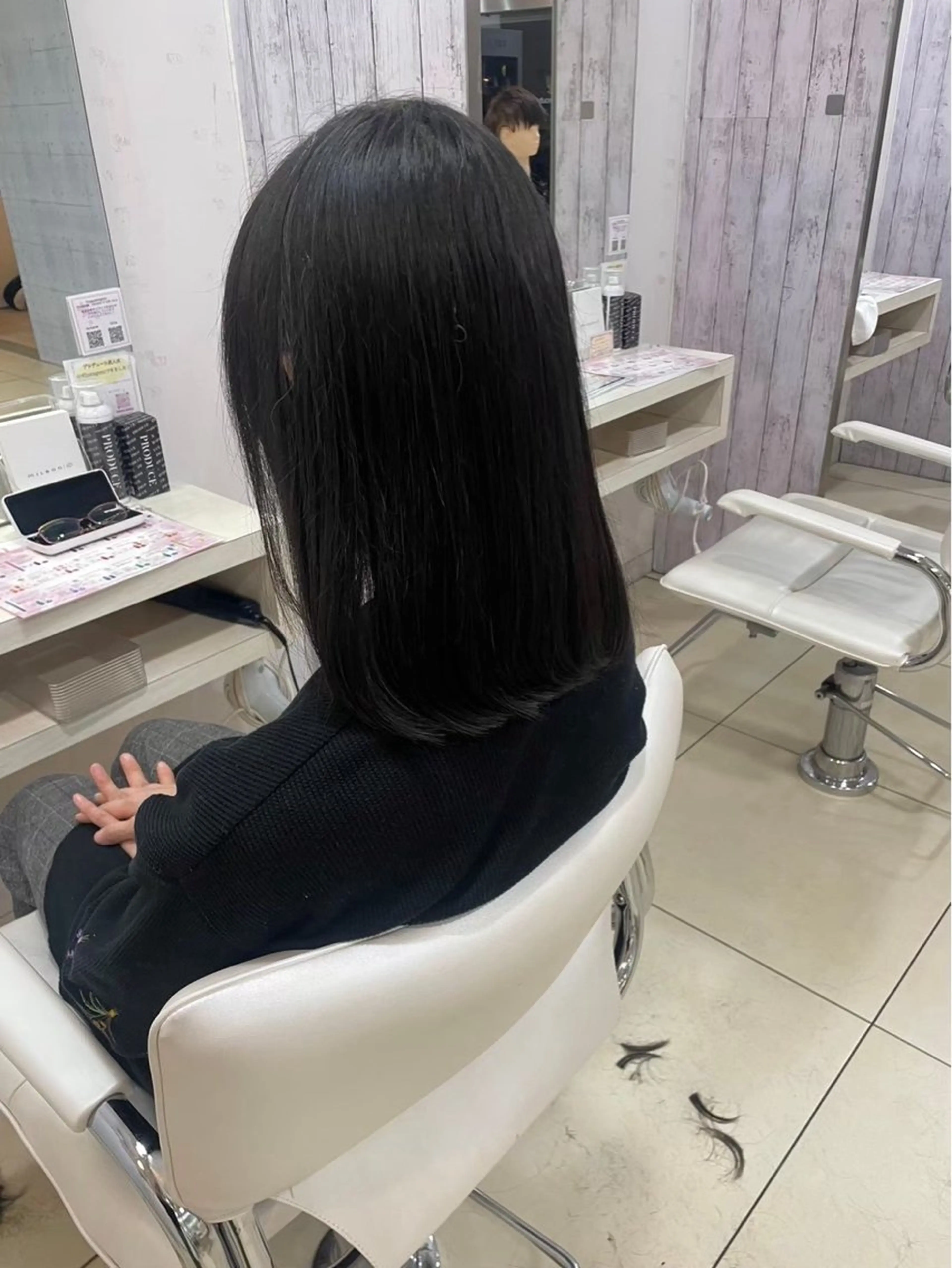 セミロング [髪質改善カラー] 佐藤唯花🦋のヘアスタイル