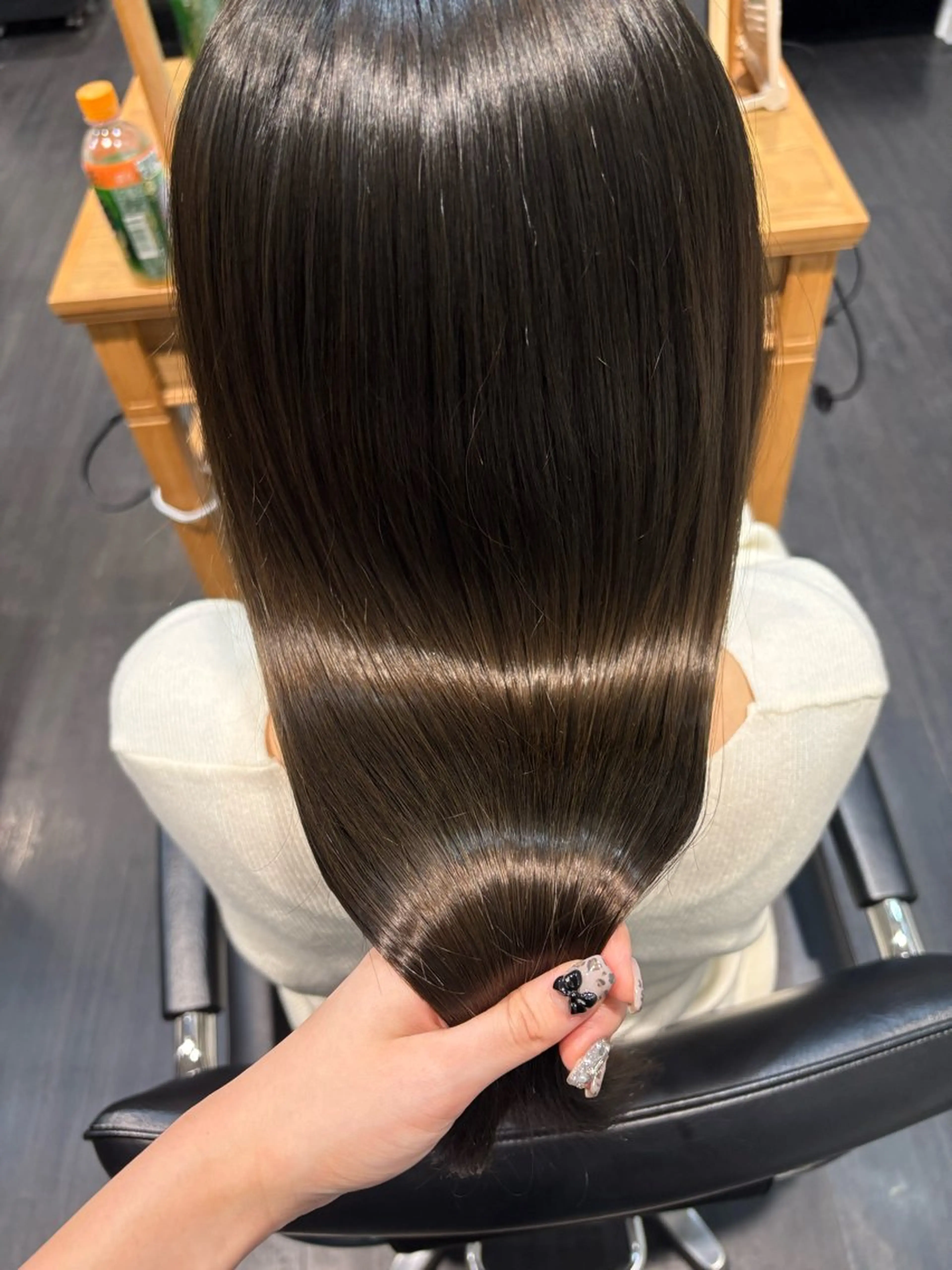 ロング カラー 細田 碧のヘアスタイル