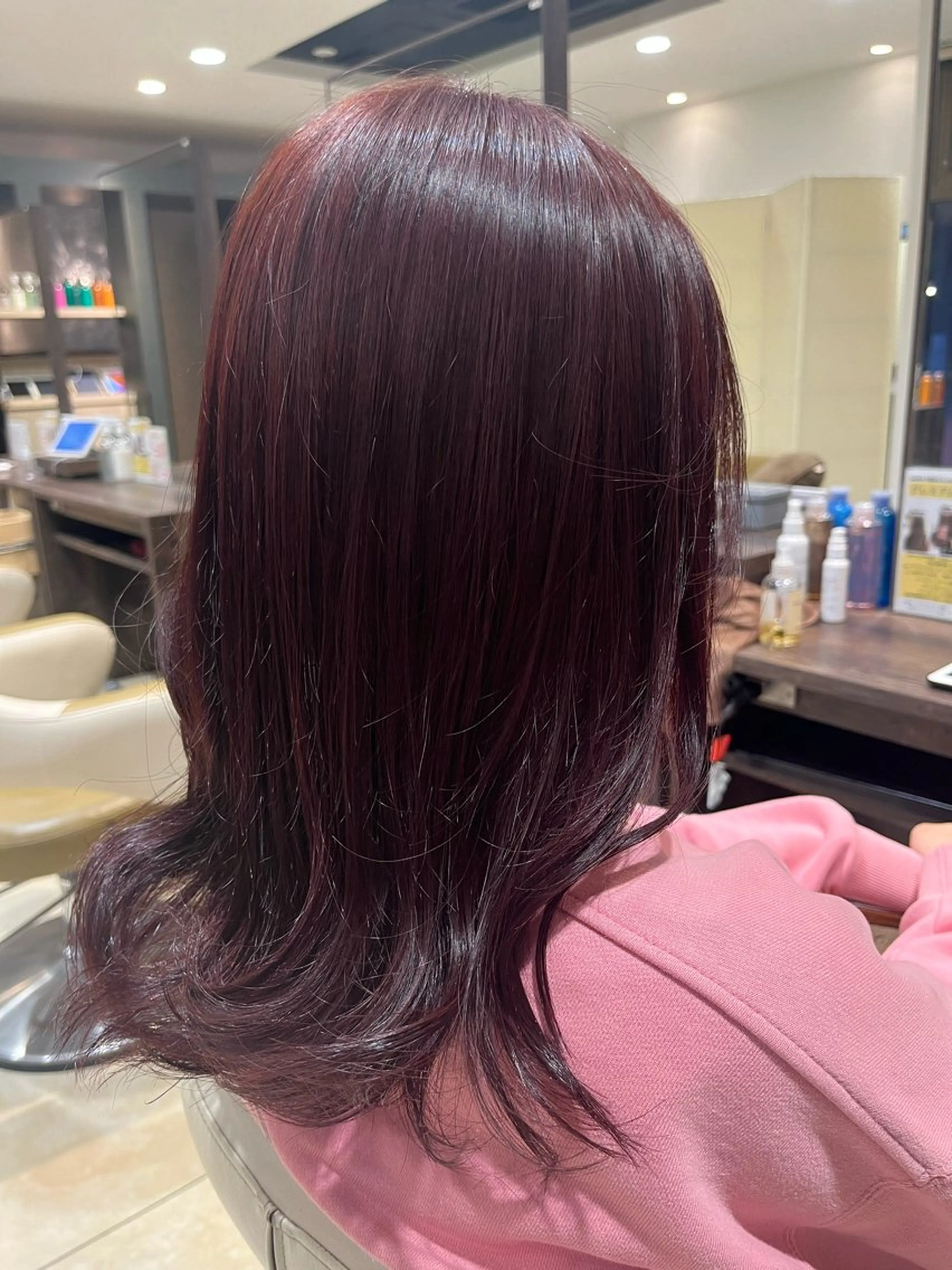 カラー 守谷 奏穂のヘアスタイル