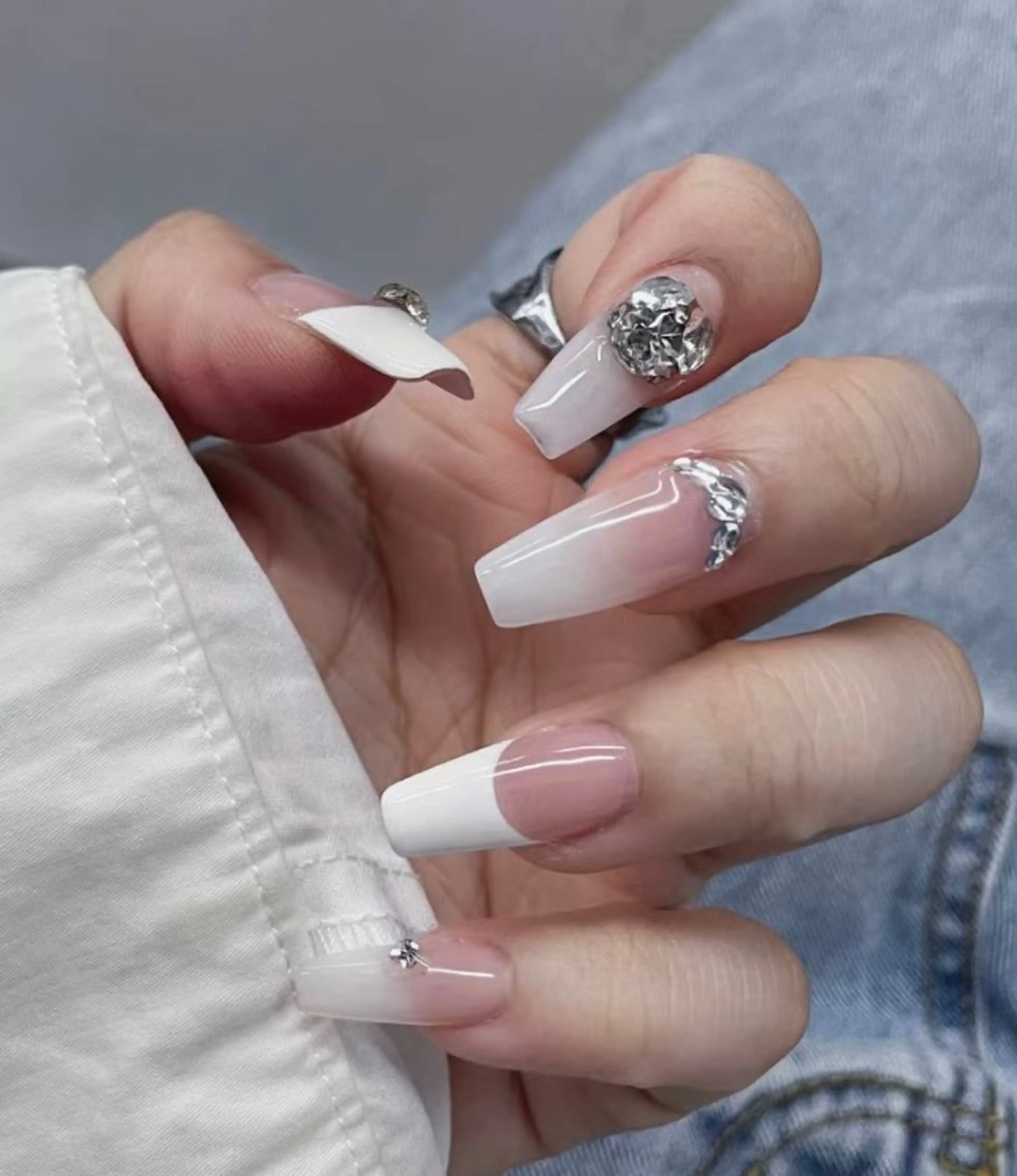 ネイル LEDアイラッシュ ∩_∩アオイのマツエク・マツパデザイン