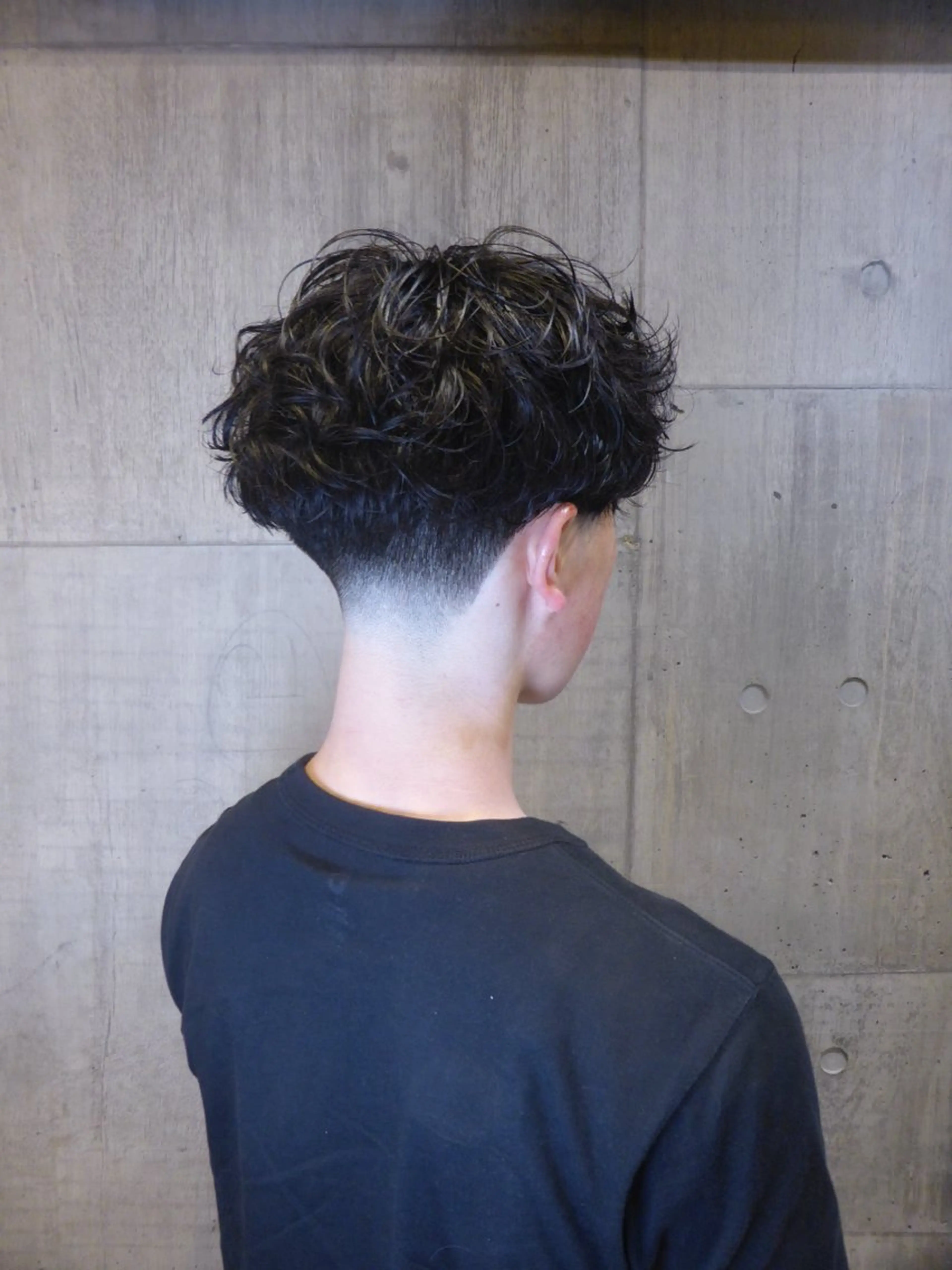 メンズ メンズパーマ シャドーパーマ ワタナベ ソウタのヘアスタイル