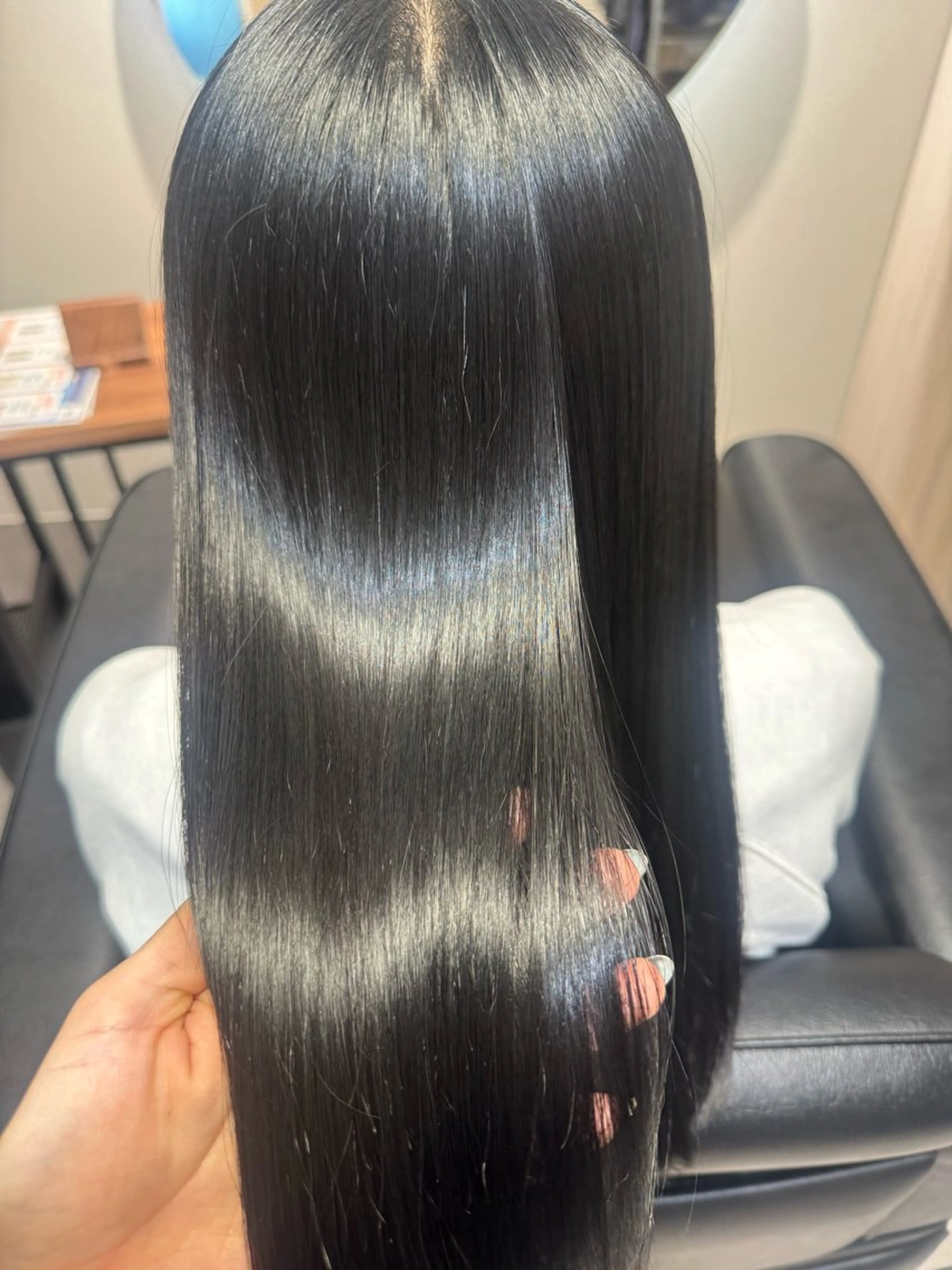 ロング カット ヘアカラー 縮毛矯正 トリートメント NAVY 橋本心 縮毛矯正のヘアスタイル