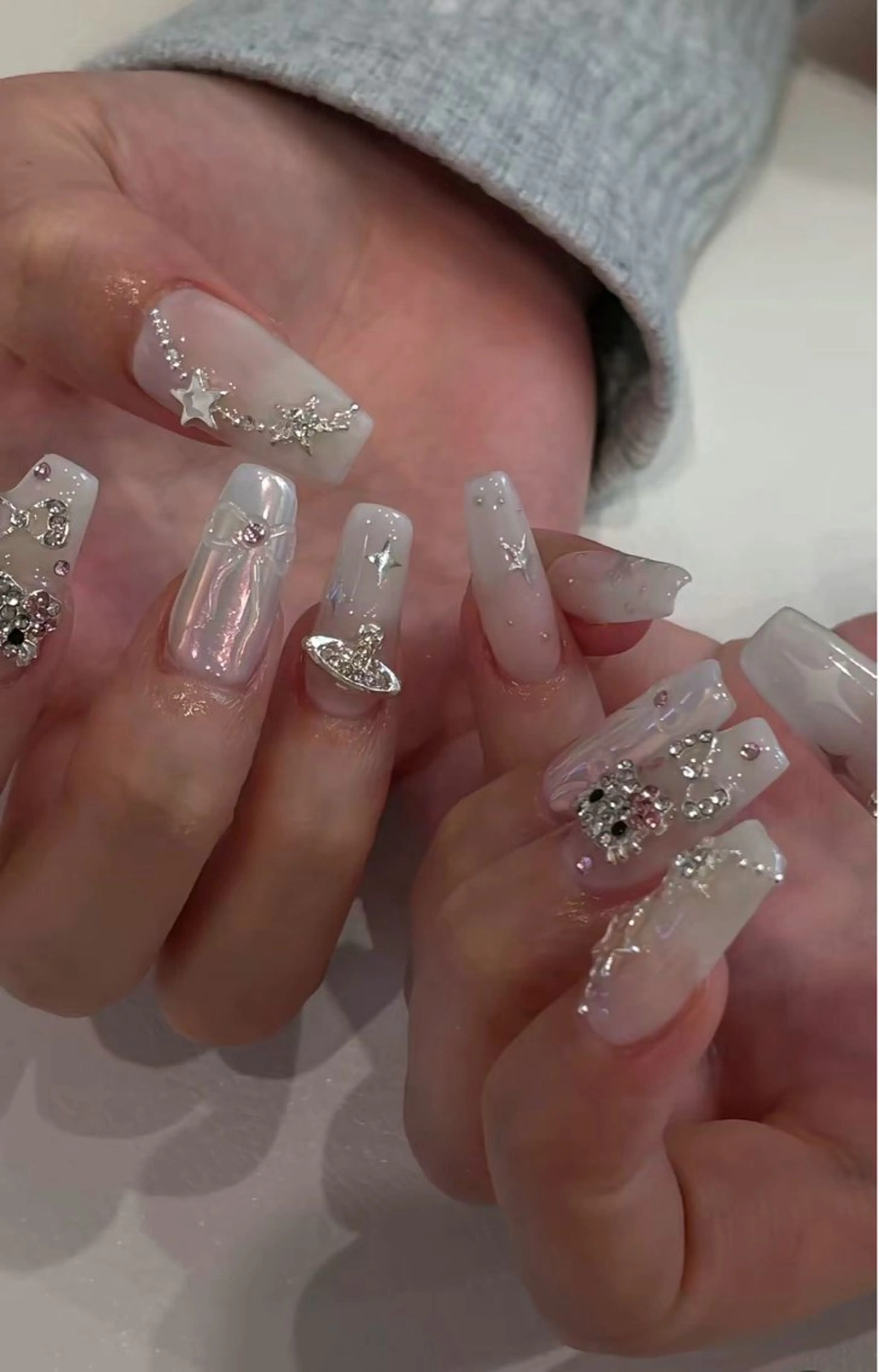 ネイル フレンチネイル ジェルネイル キラキラネイル 韓国ネイル マグネットネイル Julli NailStudioのネイルデザイン