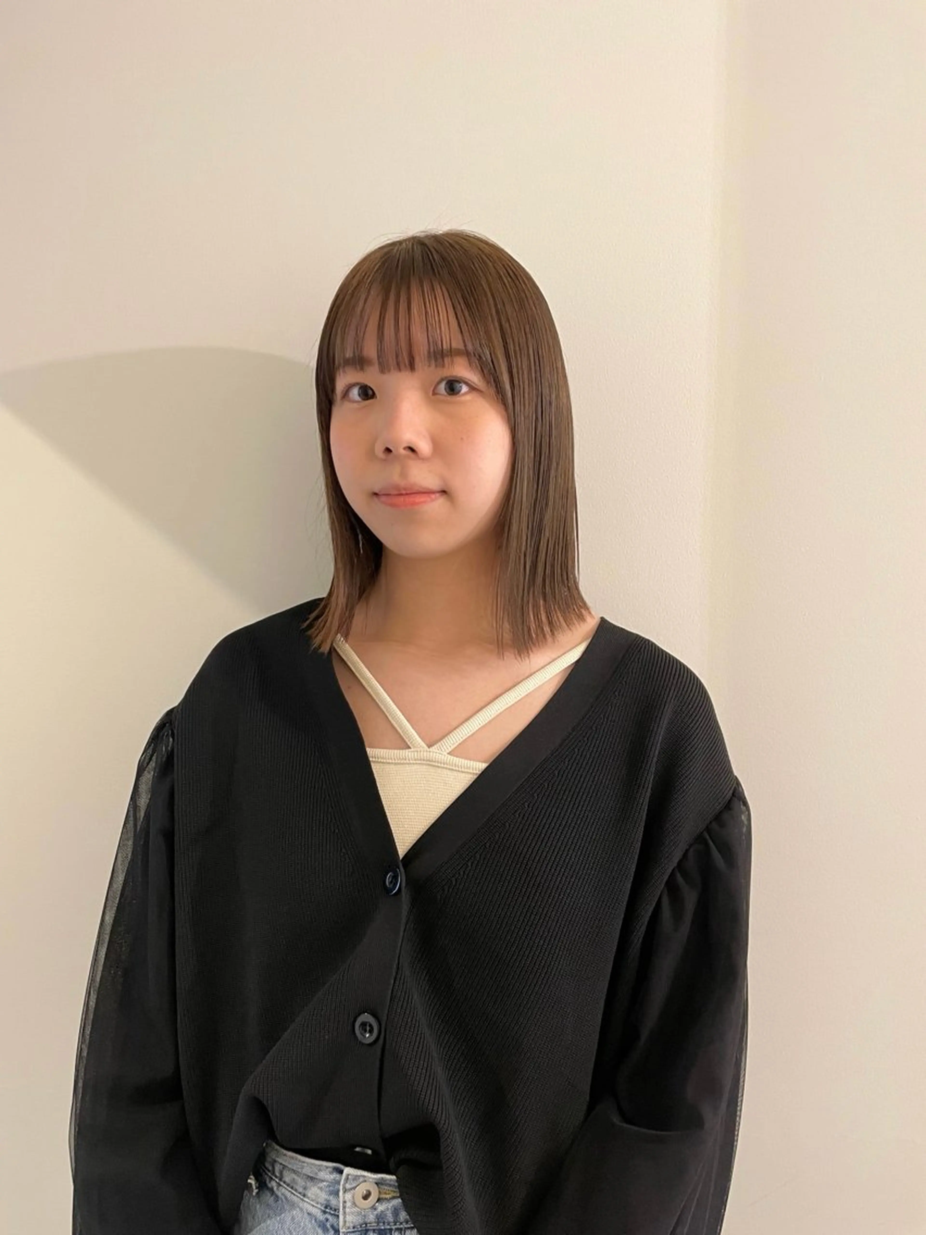 ミディアム カラー ベージュカラー ブリーチ ブリーチなしカラー カット ヘアカラー トリートメント 渋谷 留菜のヘアスタイル