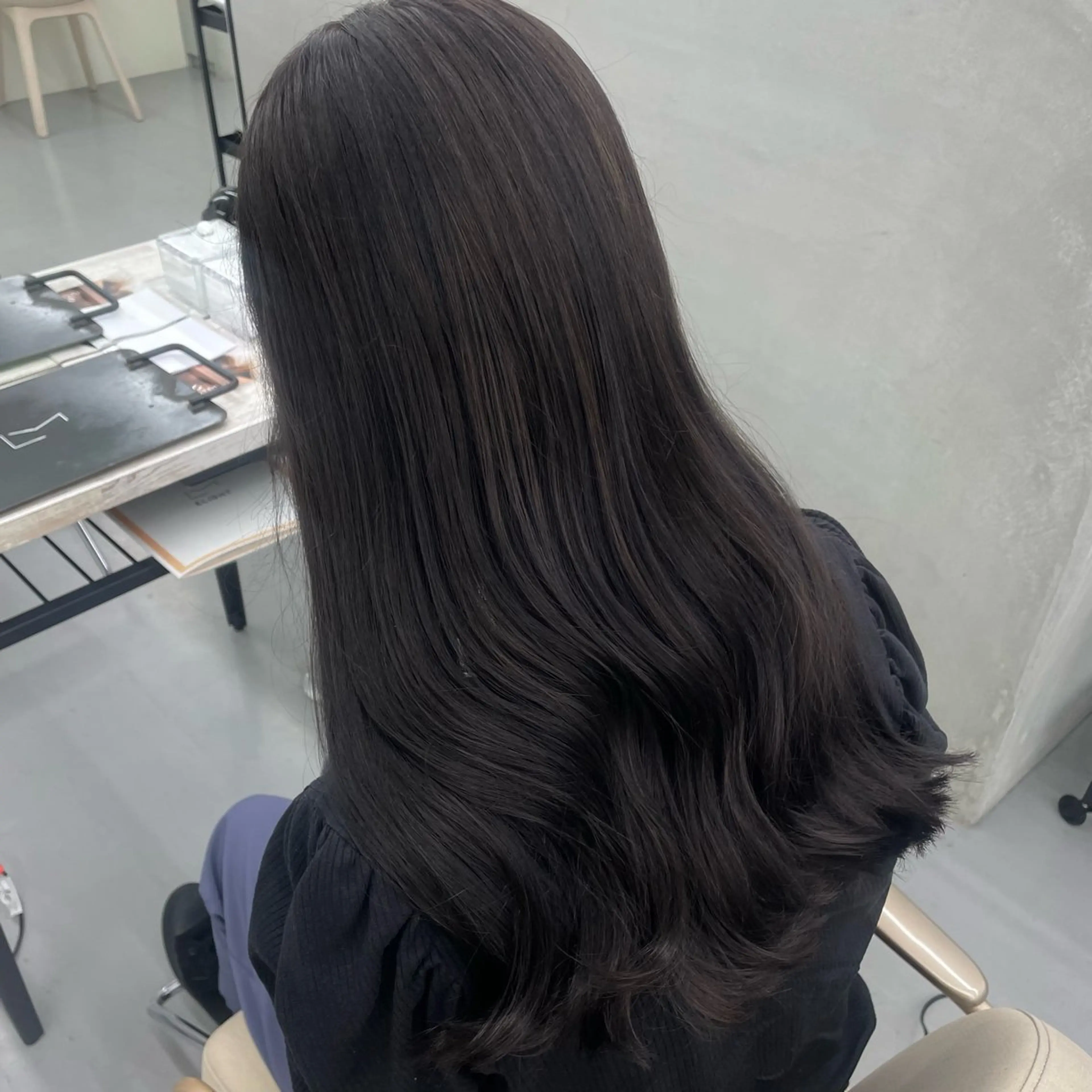 ロング カラー ブラウンカラー ラベンダーカラー 松村 友里圭のヘアスタイル