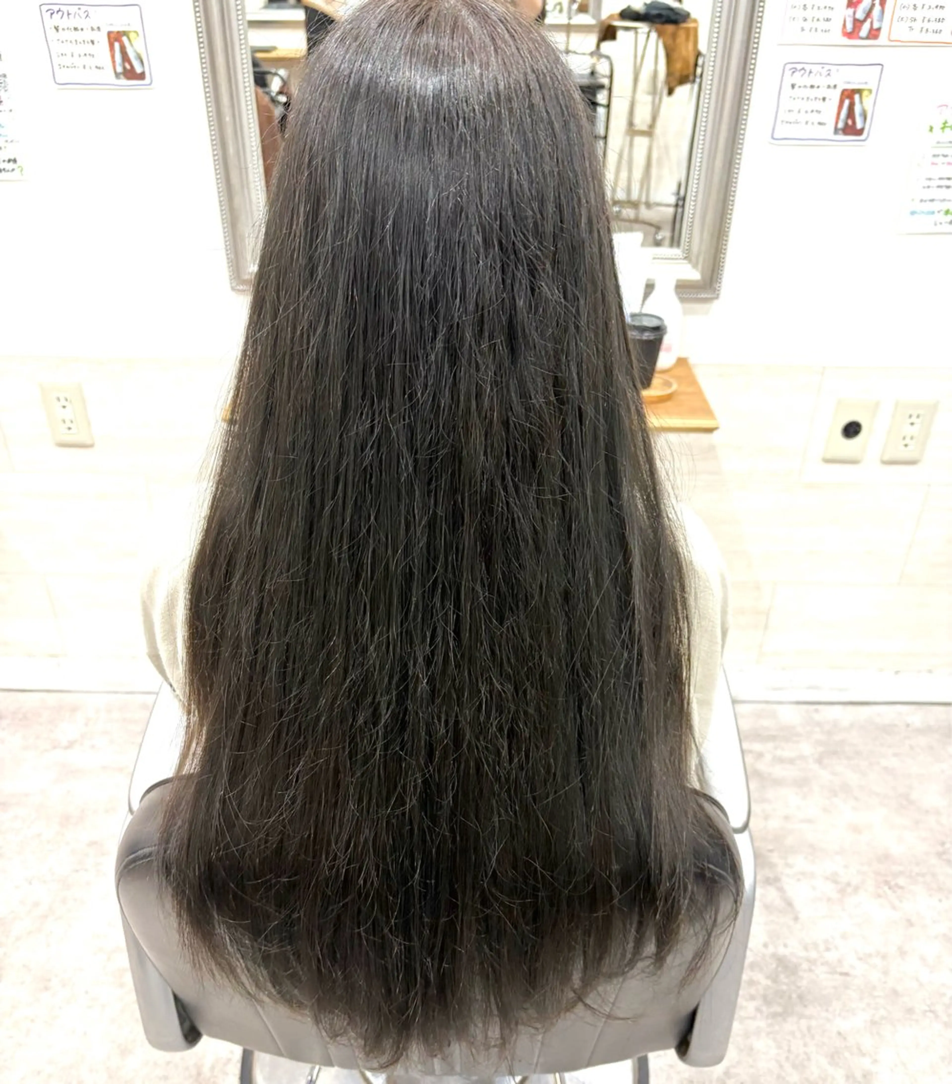 ロング カラー 堀川 希歩のヘアスタイル