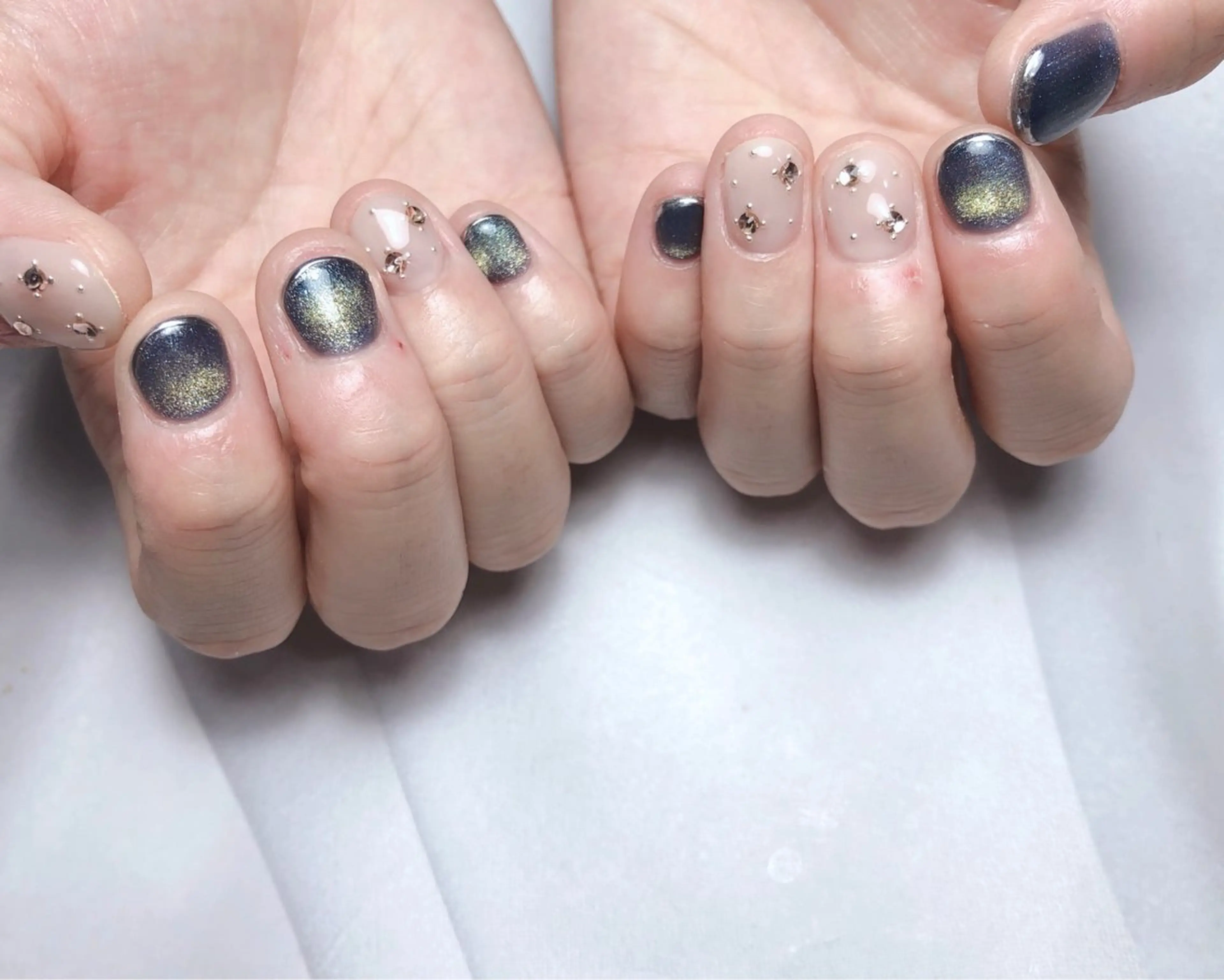 ネイル マグネットネイル ストーンネイル ハンドネイル saki_ nail heronのネイルデザイン