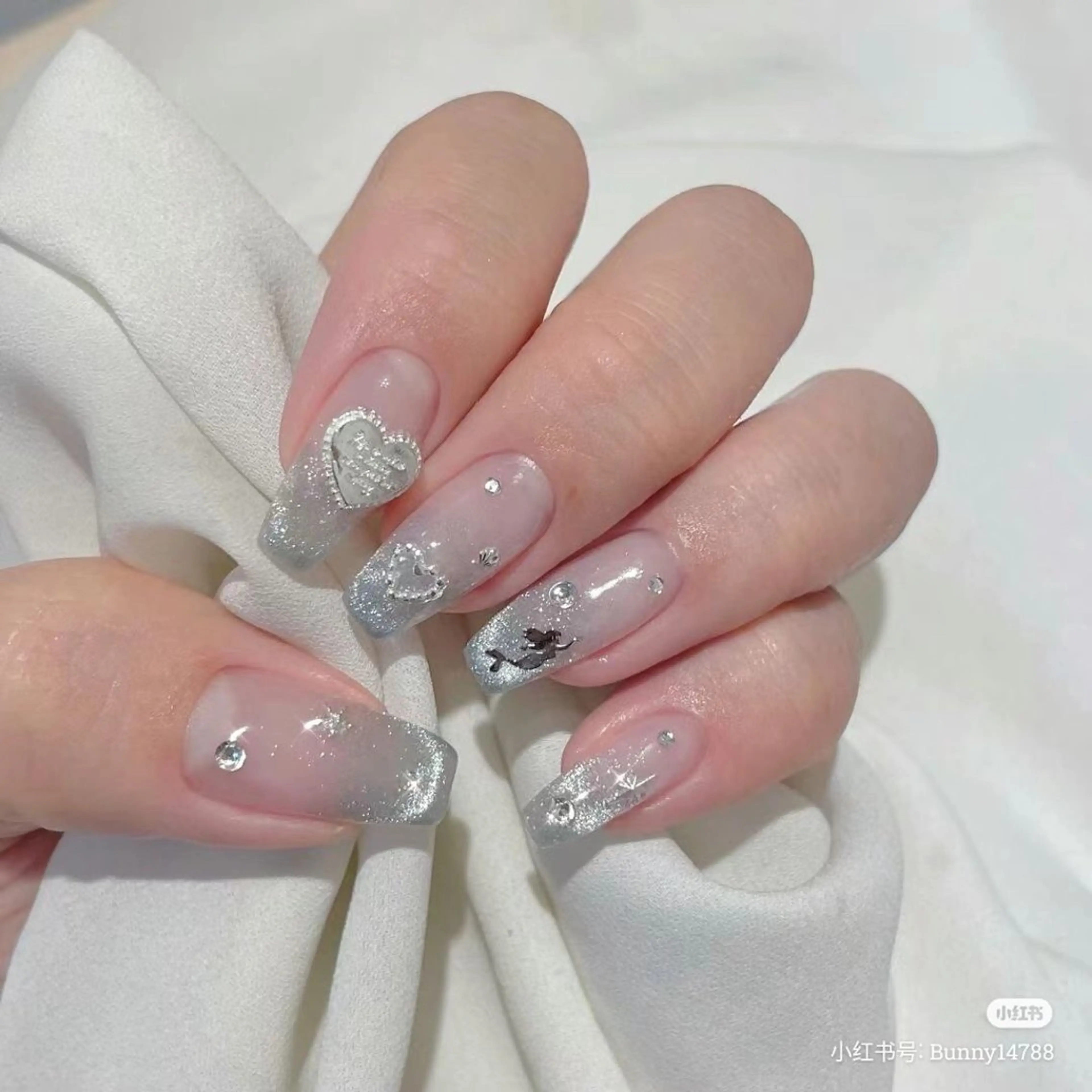 ネイル グラデーション ラメ(グリッター) マグネットネイル ミラーネイル ニュアンスネイル ハンドネイル Lumi de nailsのネイルデザイン