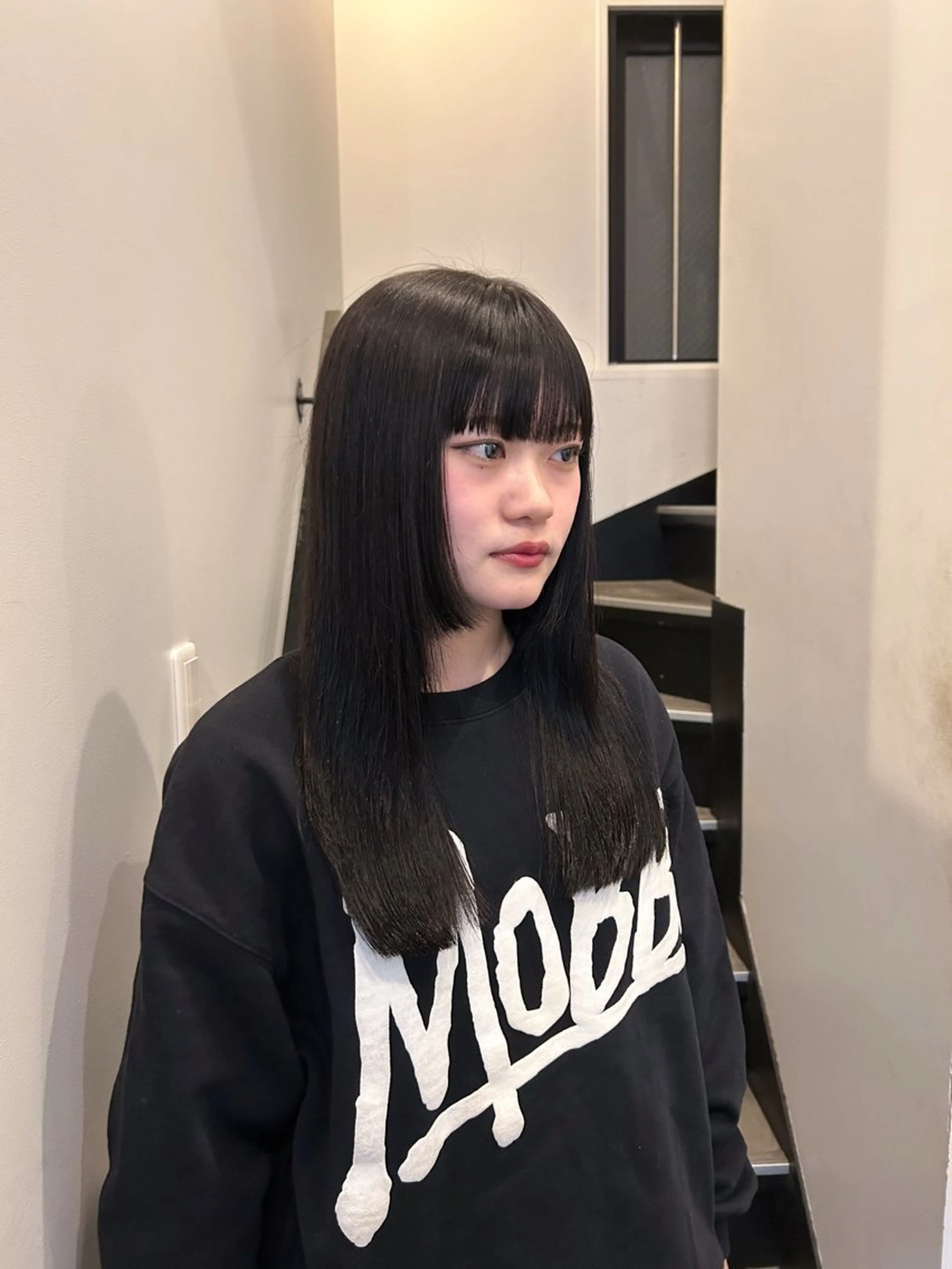 セミロング メイ🩰透明感カラー レイヤーカットのヘアスタイル