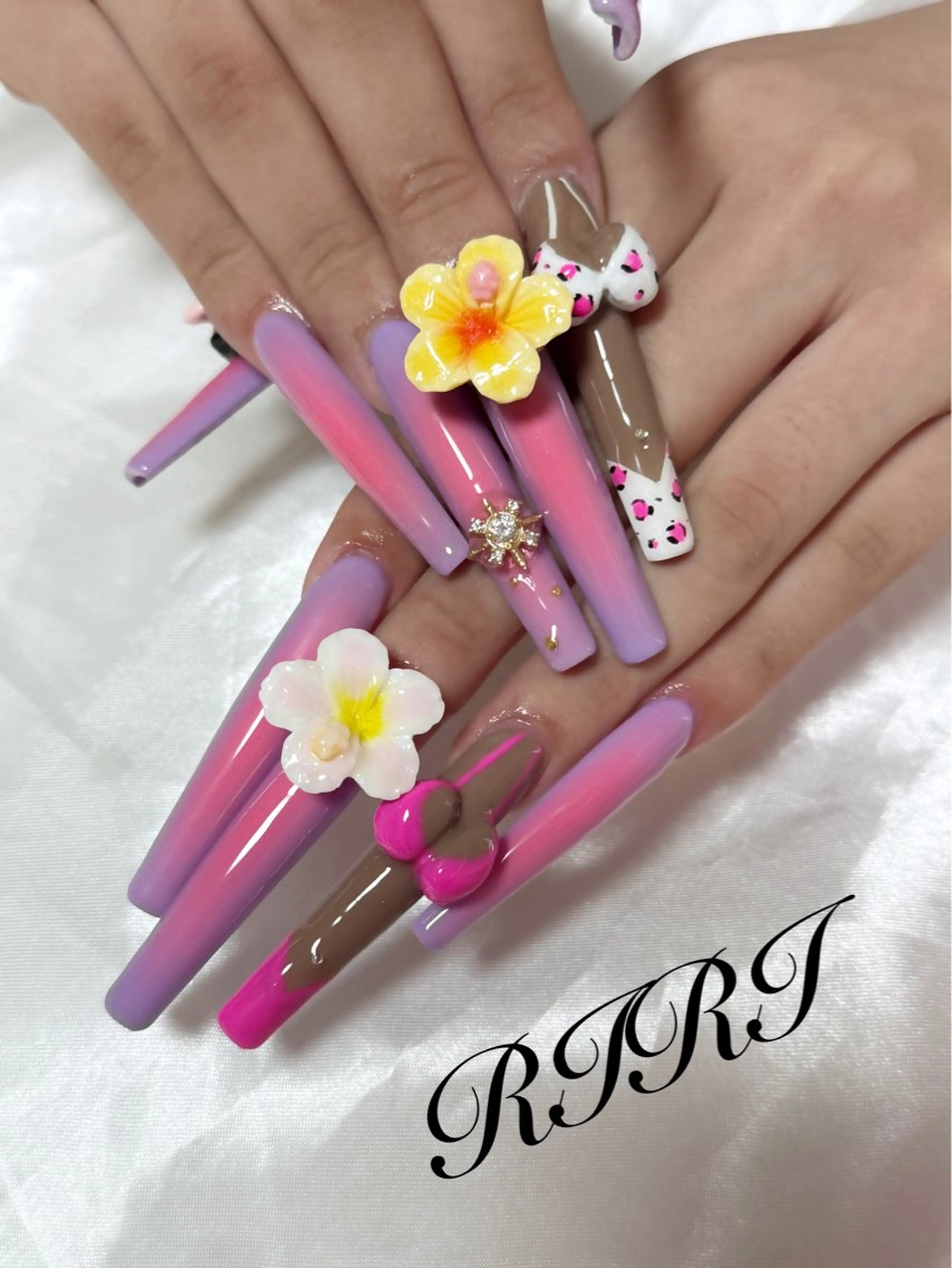 ネイル チークネイル ジェルネイル ロングネイル スカルプネイル シンプルネイル ハンドネイル riri オーナーのネイルデザイン