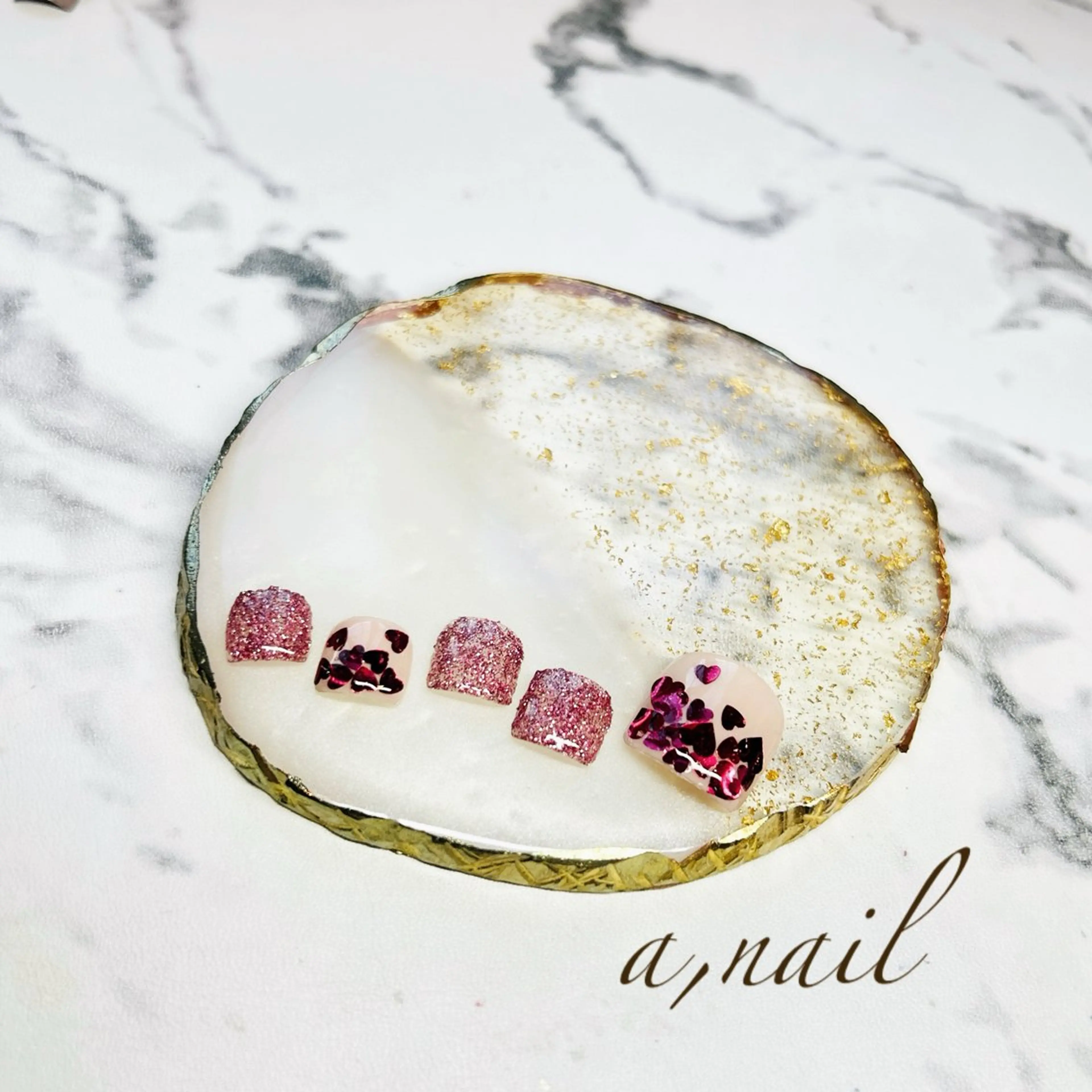 ネイル フラッシュネイル フットネイル ジェルネイル ハート キラキラネイル フットネイル ネイルサロン エーネイルのネイルデザイン