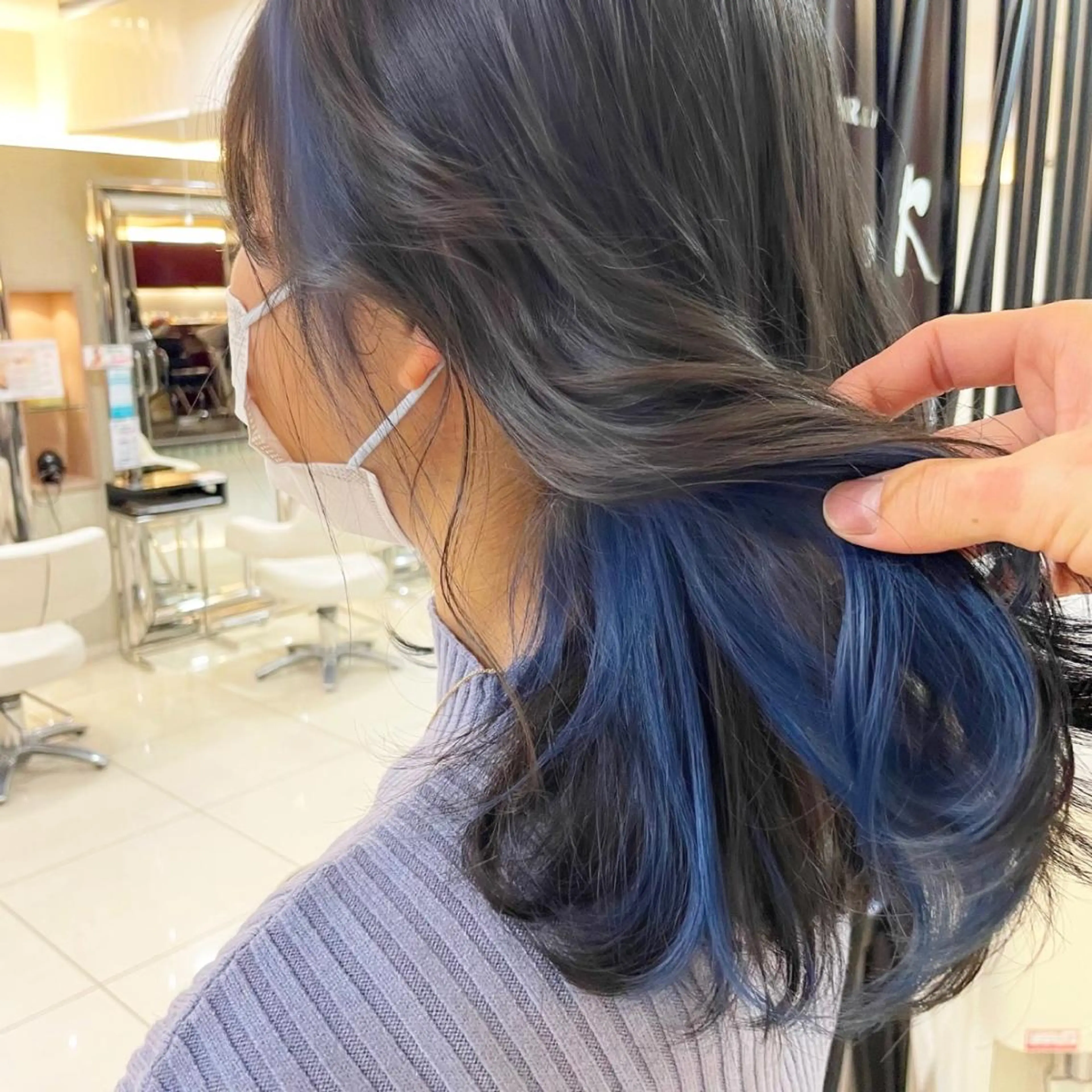 ミディアム カラー ブリーチ ブルーカラー ヘアカラー 新宿/顔周りカット/ レイヤー/がっきーのヘアスタイル