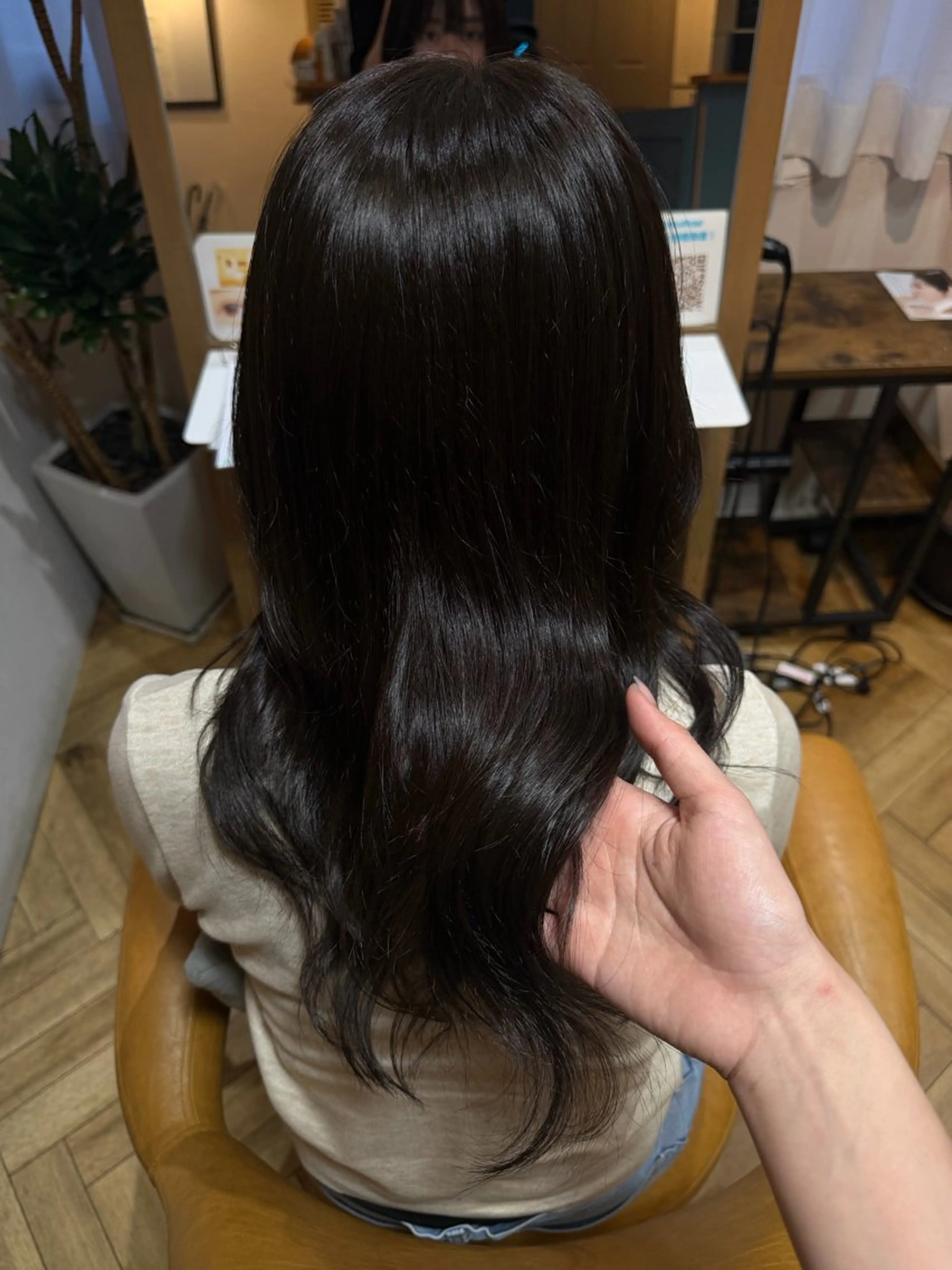 ロング ヘアカラー 柿本 ひなのヘアスタイル