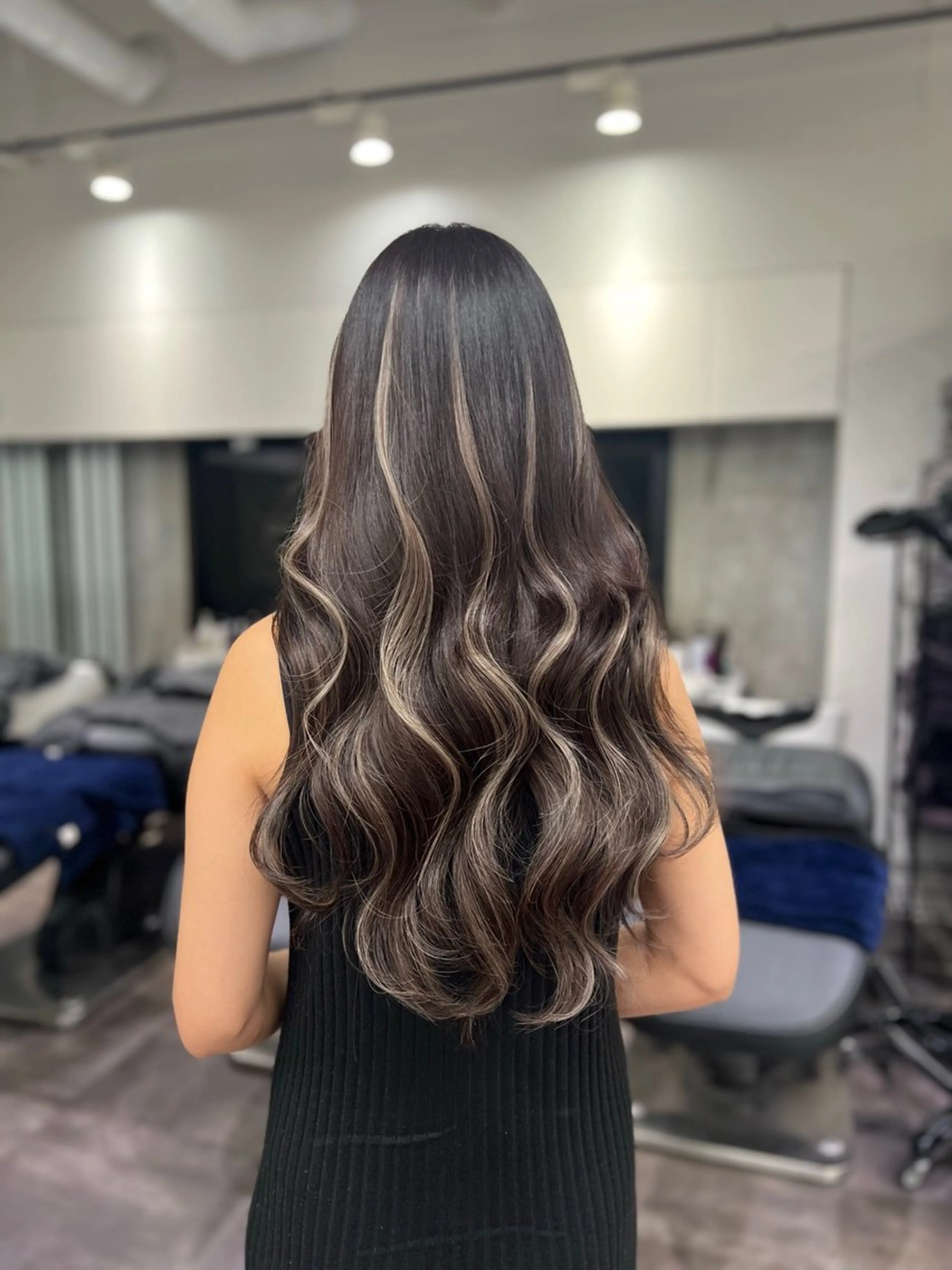 ロング シールエクステ エクステ ハイライト ヘアカラー エクステ 【elyts】 COCOROのヘアスタイル