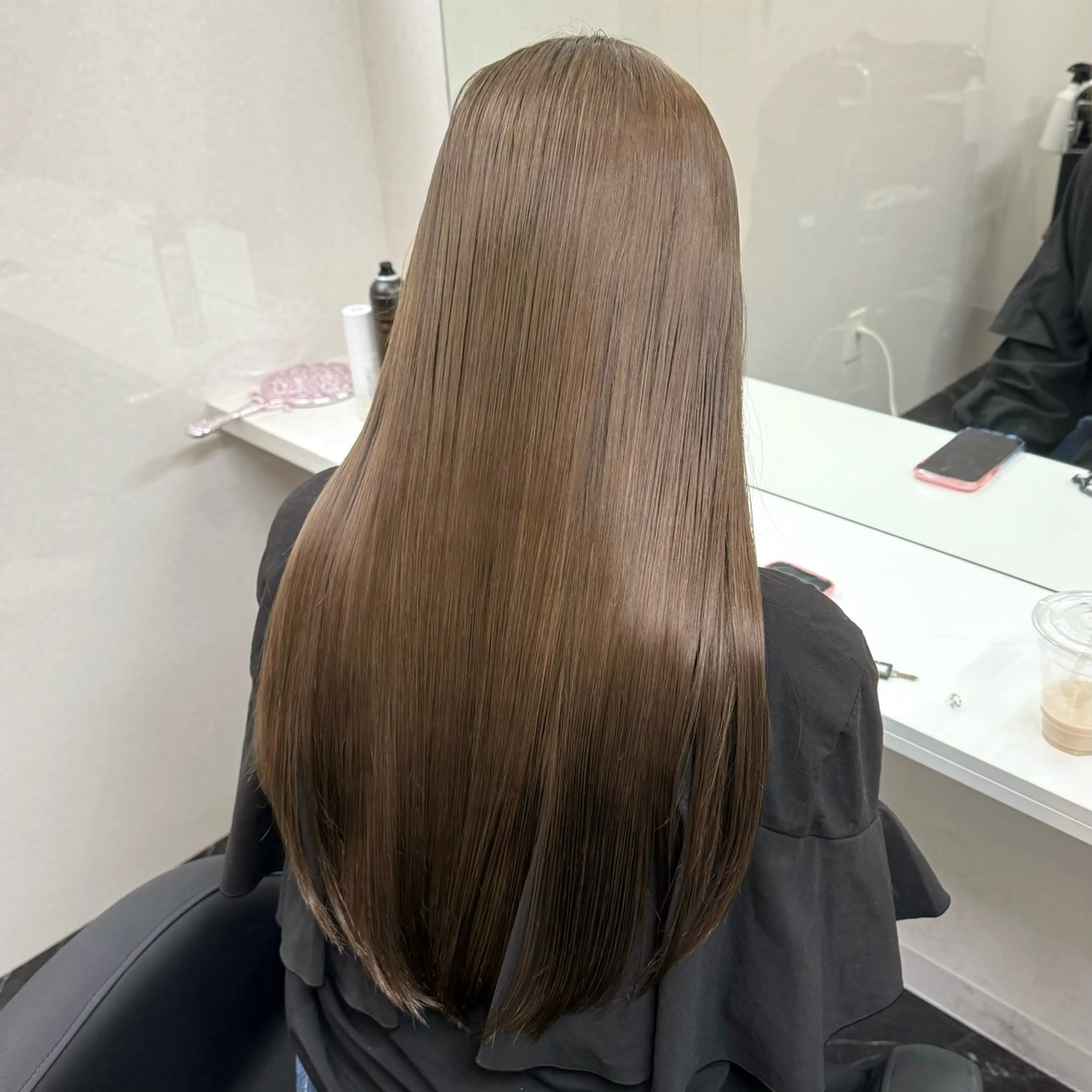 ロング カラー アッシュ ベージュカラー ブリーチ ブルーカラー ブルーアッシュ ヘアカラー トリートメント ケアブリーチ/ 髪質改善/上質艶髪のヘアスタイル