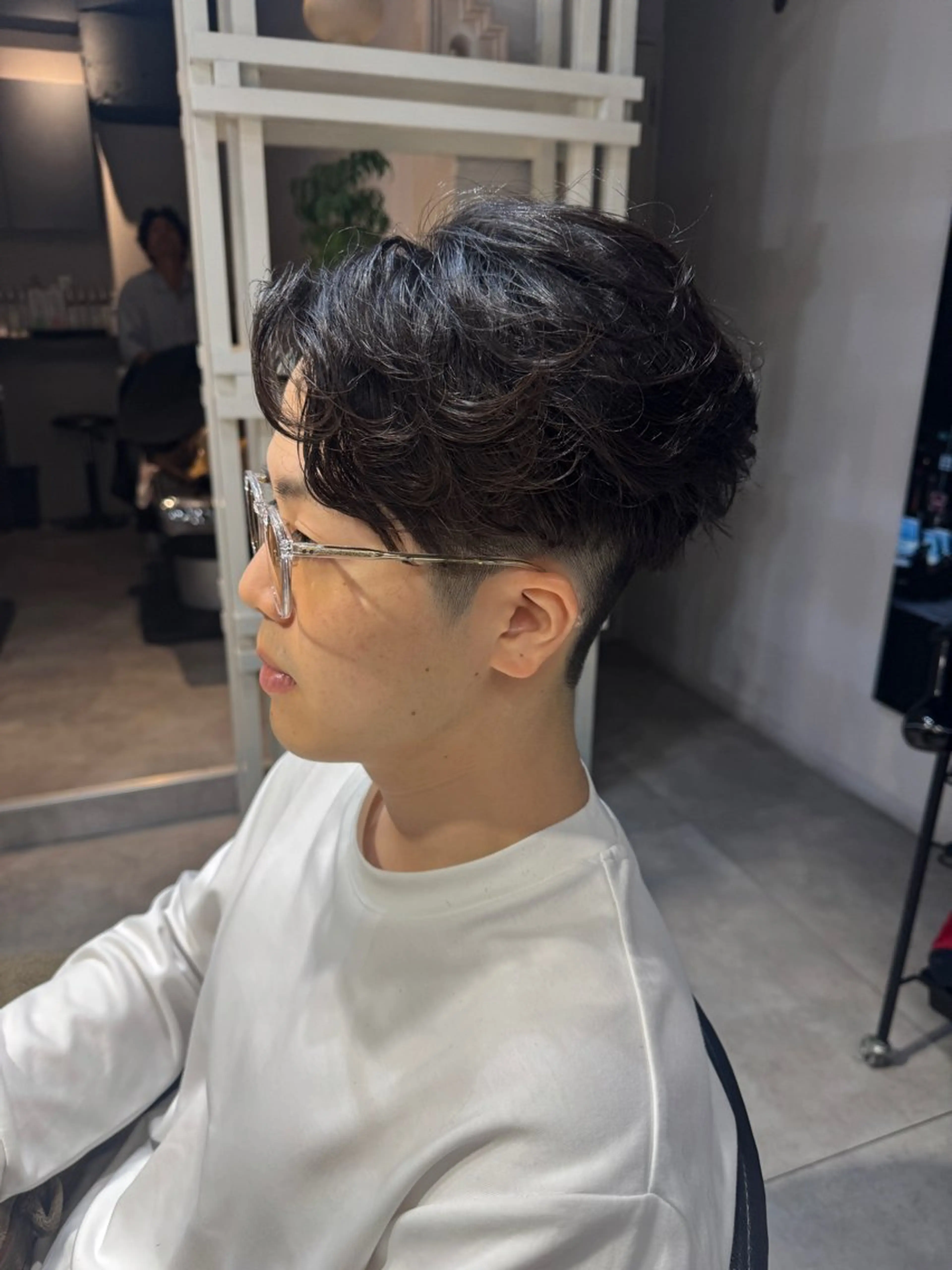 ショート パーマ メンズ フェザーパーマ メンズパーマ カット パーマ トリートメント 似合う髪型が 分からない方へのヘアスタイル