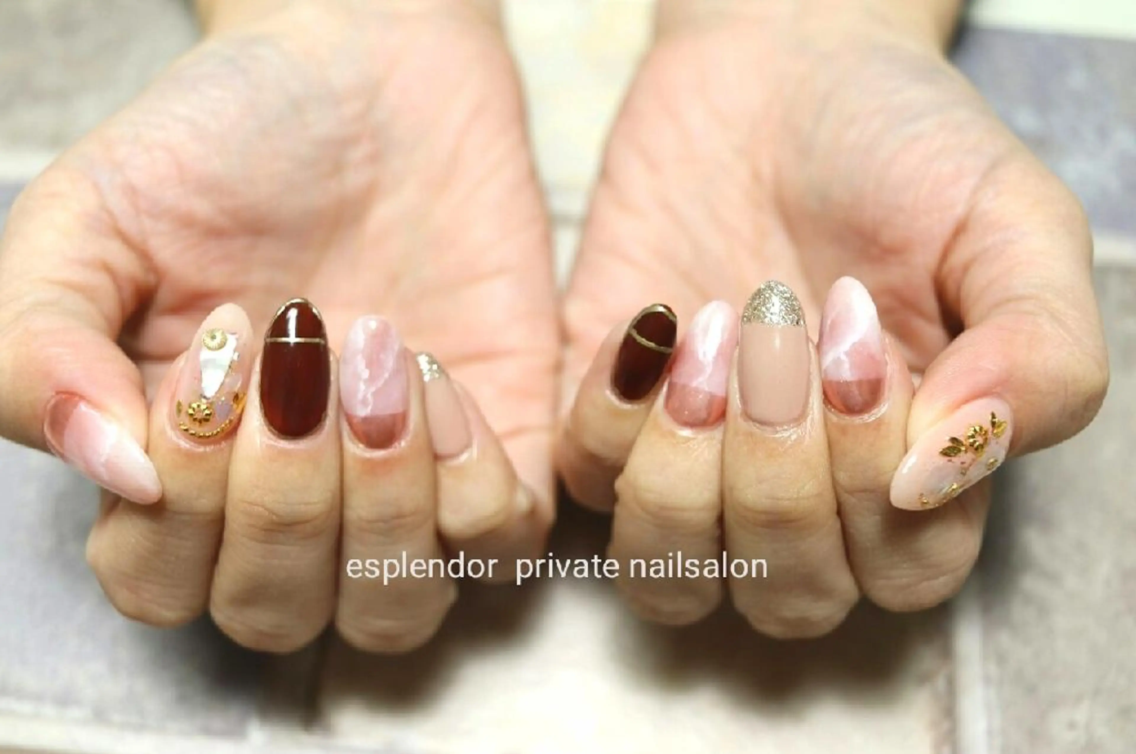 ネイル キラキラネイル ニュアンスネイル ピンク 春ネイル esplendor  エスプレンドル所属・esplendor  小野寺のネイルデザイン