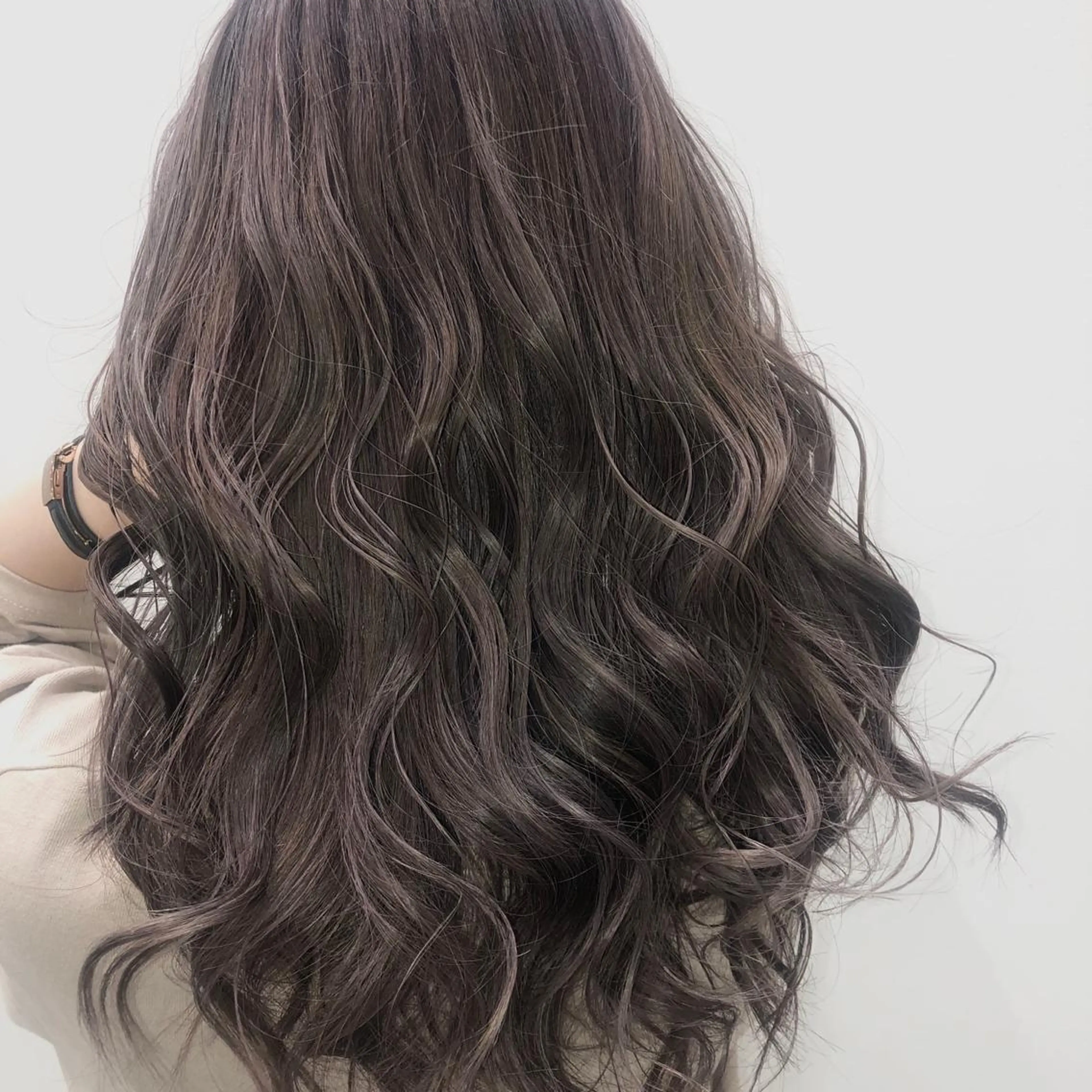 ロング レイヤーカット ヘアカラー トリートメント 大森 勝馬のヘアスタイル