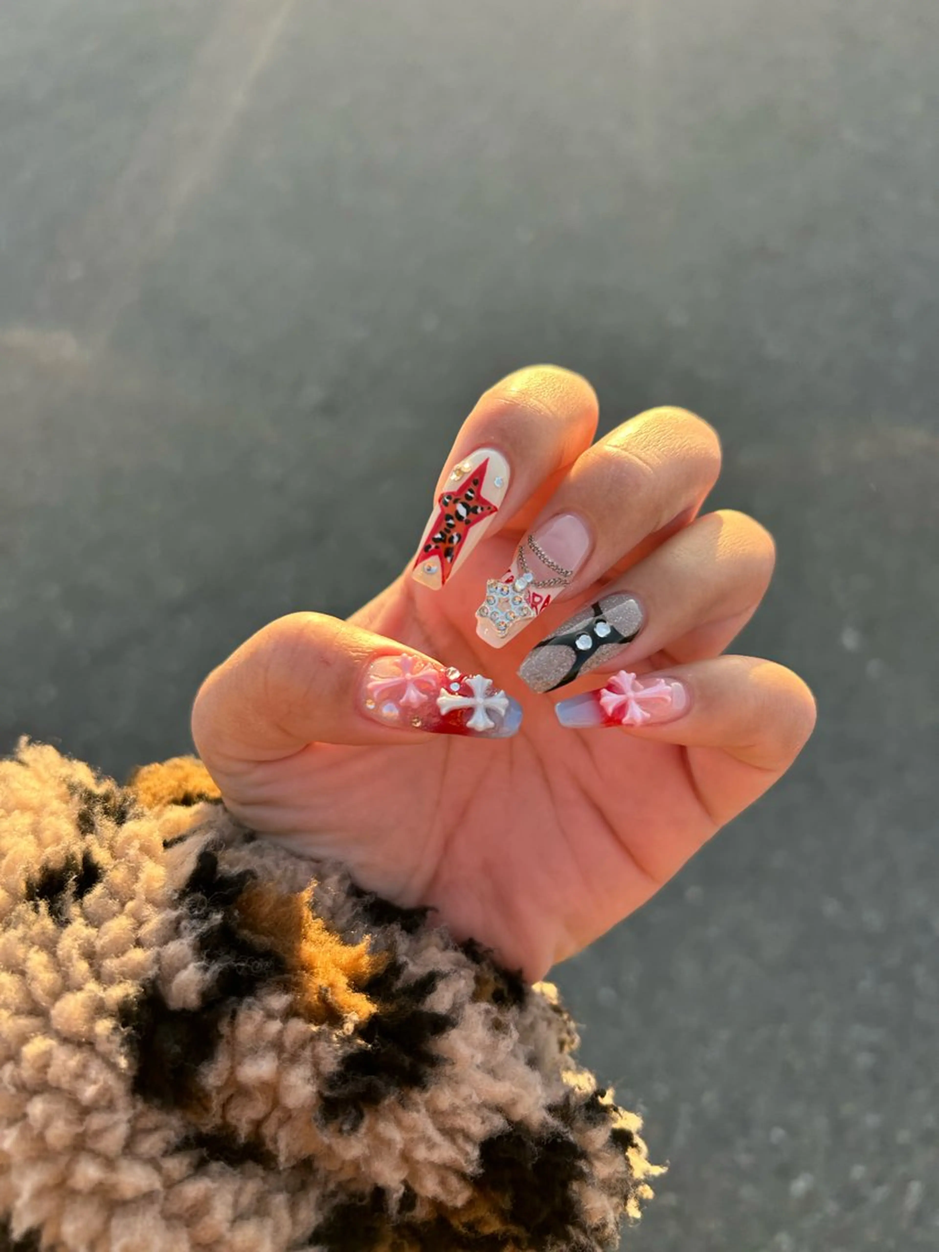 ネイル ハンドネイル キラキラオメメ JULIのネイルデザイン