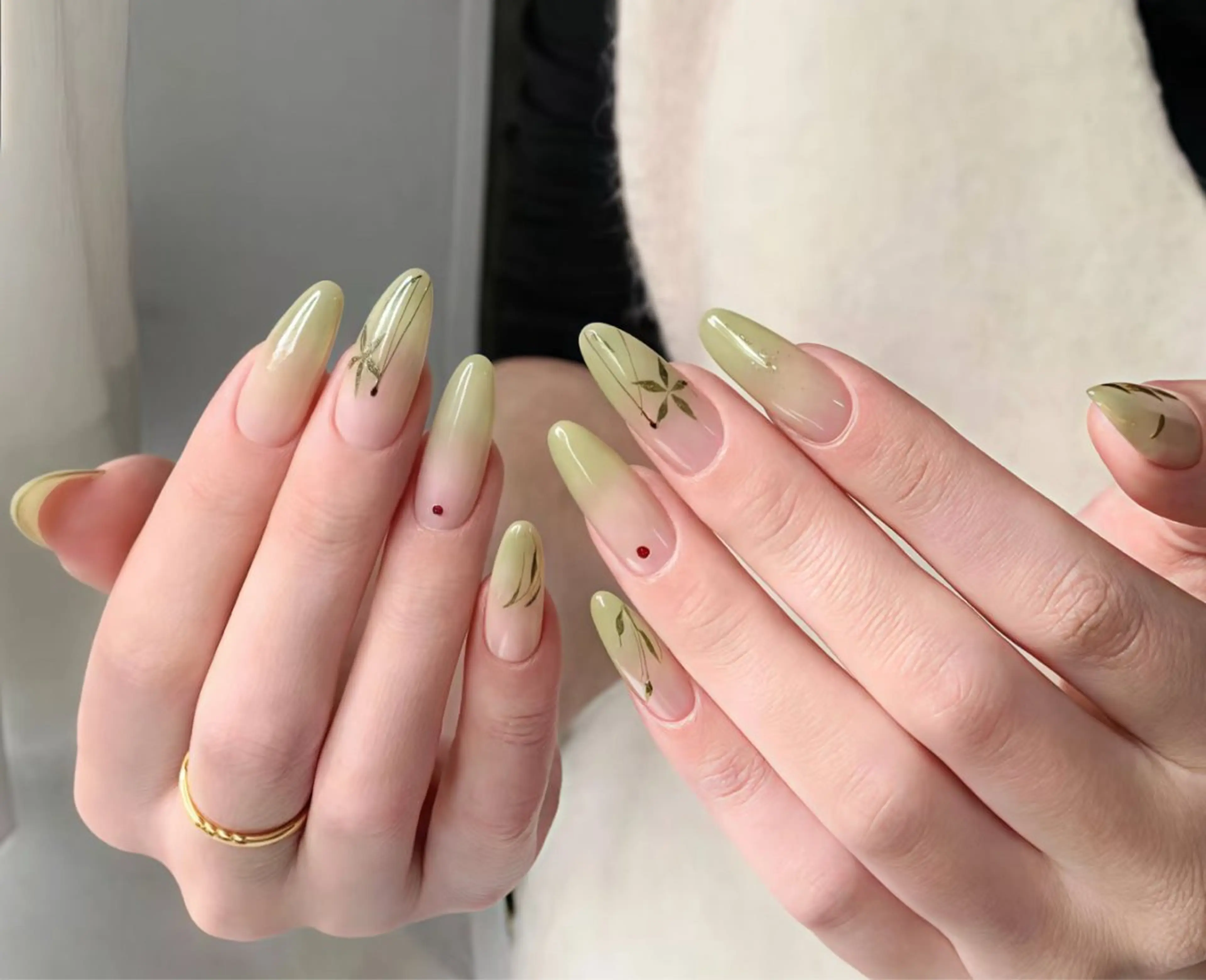 ネイル アートネイル オーロラネイル チークネイル フレンチネイル ガラスフレンチ 🎀🎀YooLi Nail Salonのネイルデザイン