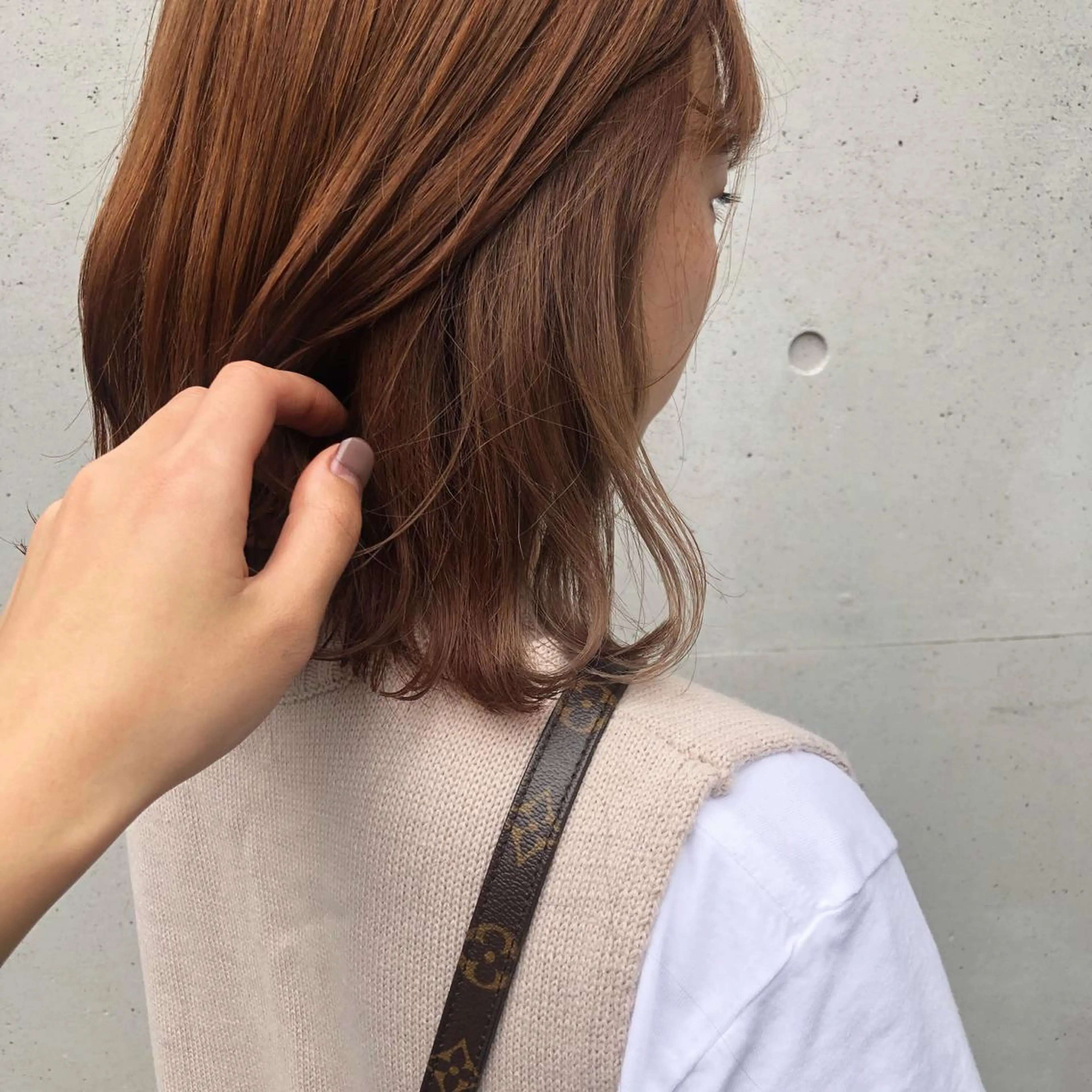 ミディアム カラー ヘアアレンジ ベージュカラー オレンジ オレンジベージュ カット ヘアカラー トリートメント 酸性縮毛矯正🧴韓国 レイヤー/髪質改善のヘアスタイル