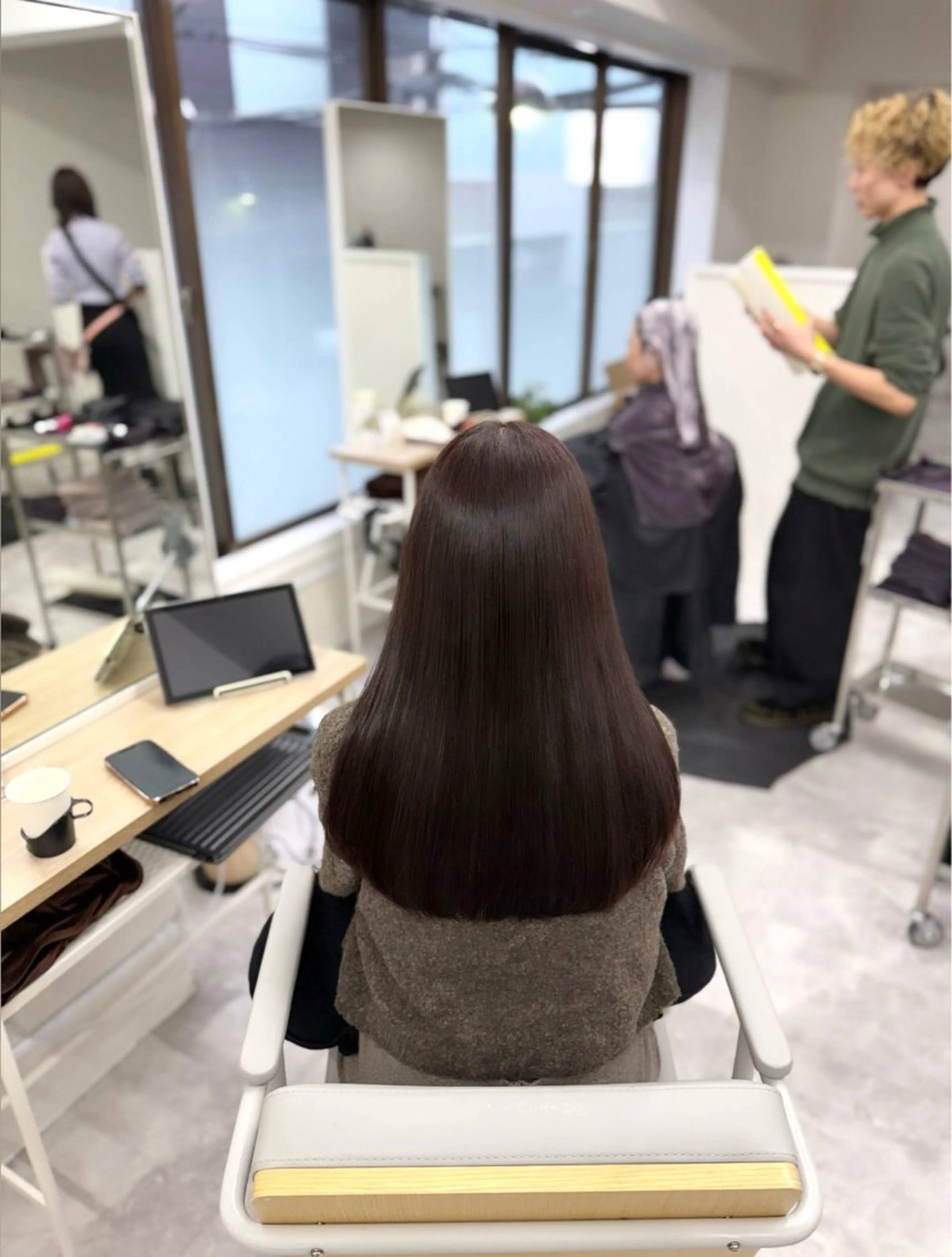 ロング ピンクブラウン 水尻 佑奈のヘアスタイル