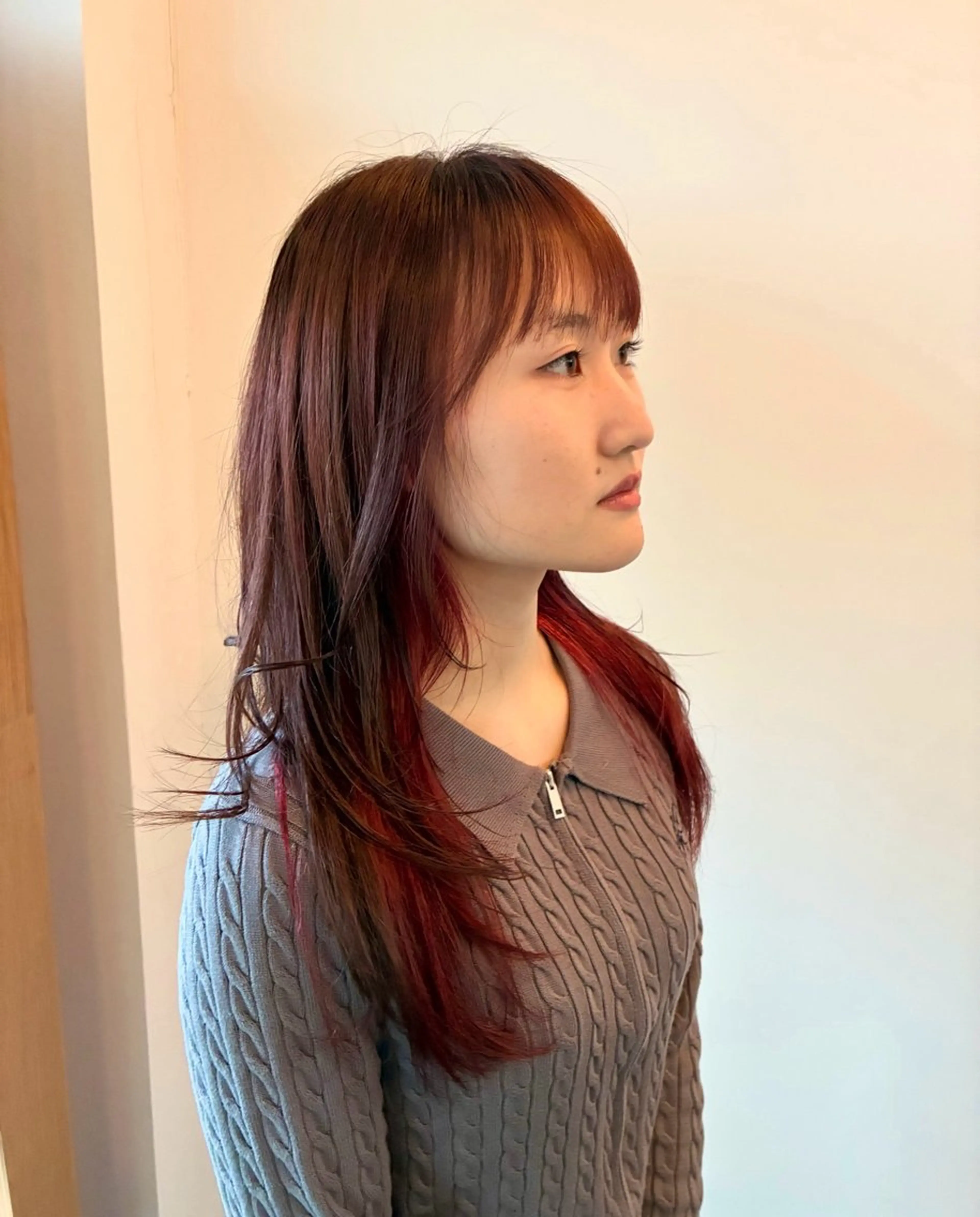 ロング カラー ロングレイヤー デザインカラー インナーカラー レッドカラー ローズカラー カット ヘアカラー 佐藤 悠生 メンズパーマ.カットのヘアスタイル