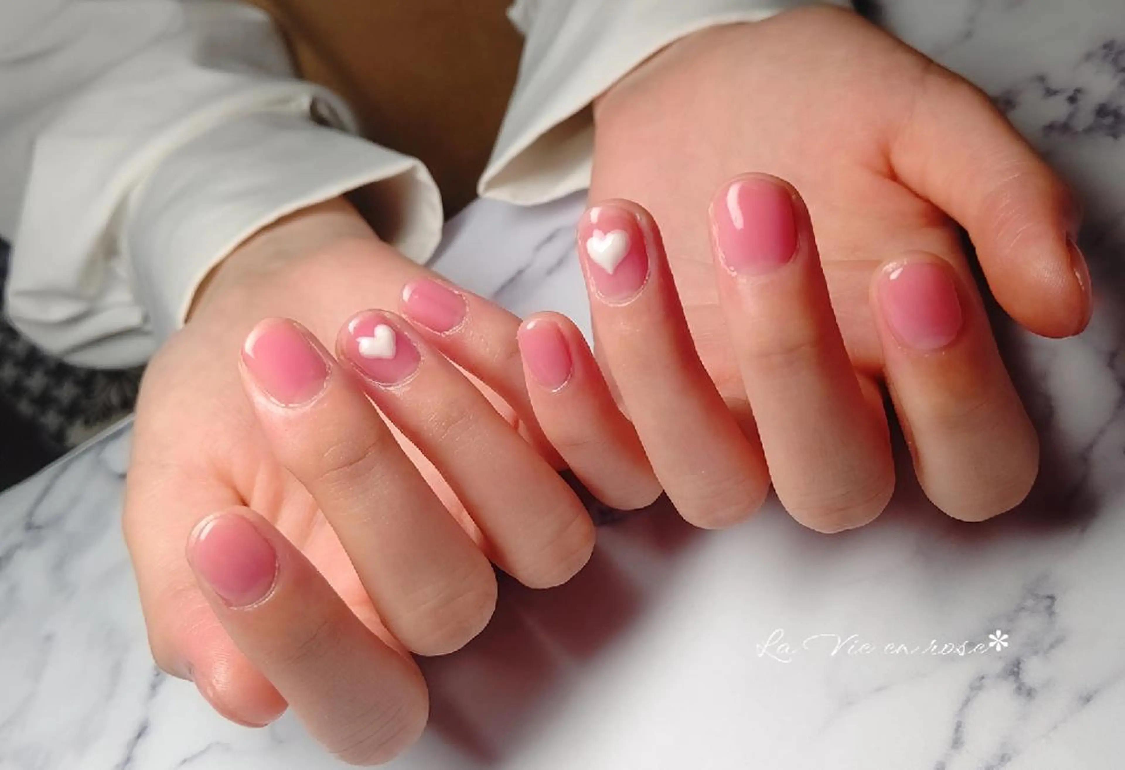 ネイル ジェルネイル ピンク ラヴィアン ローズのネイルデザイン