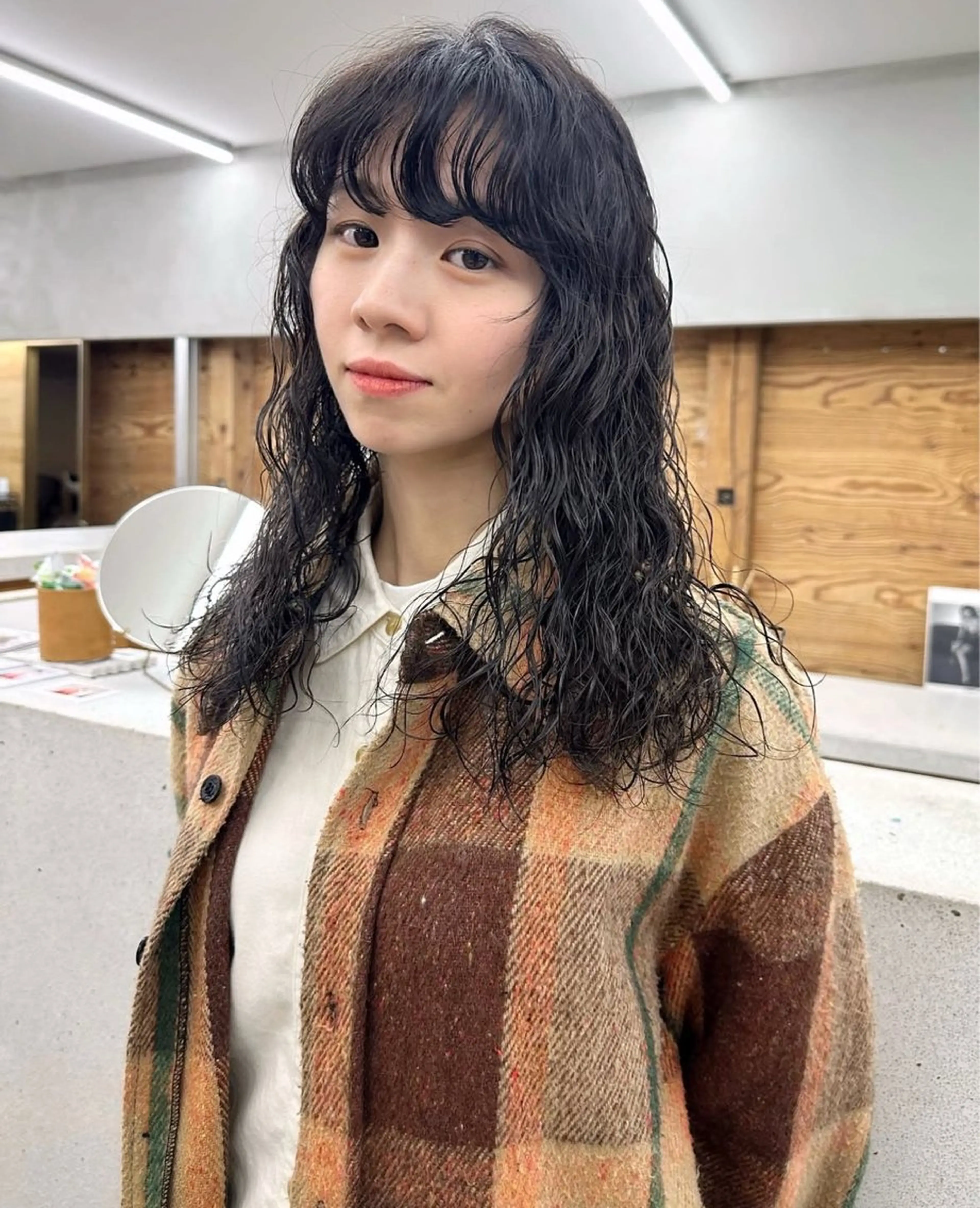 セミロング パーマ セミロングパーマ ニュアンスパーマ スパイラルパーマ カット パーマ パーマ /レイヤー 榛地渉馬 /矢場町のヘアスタイル