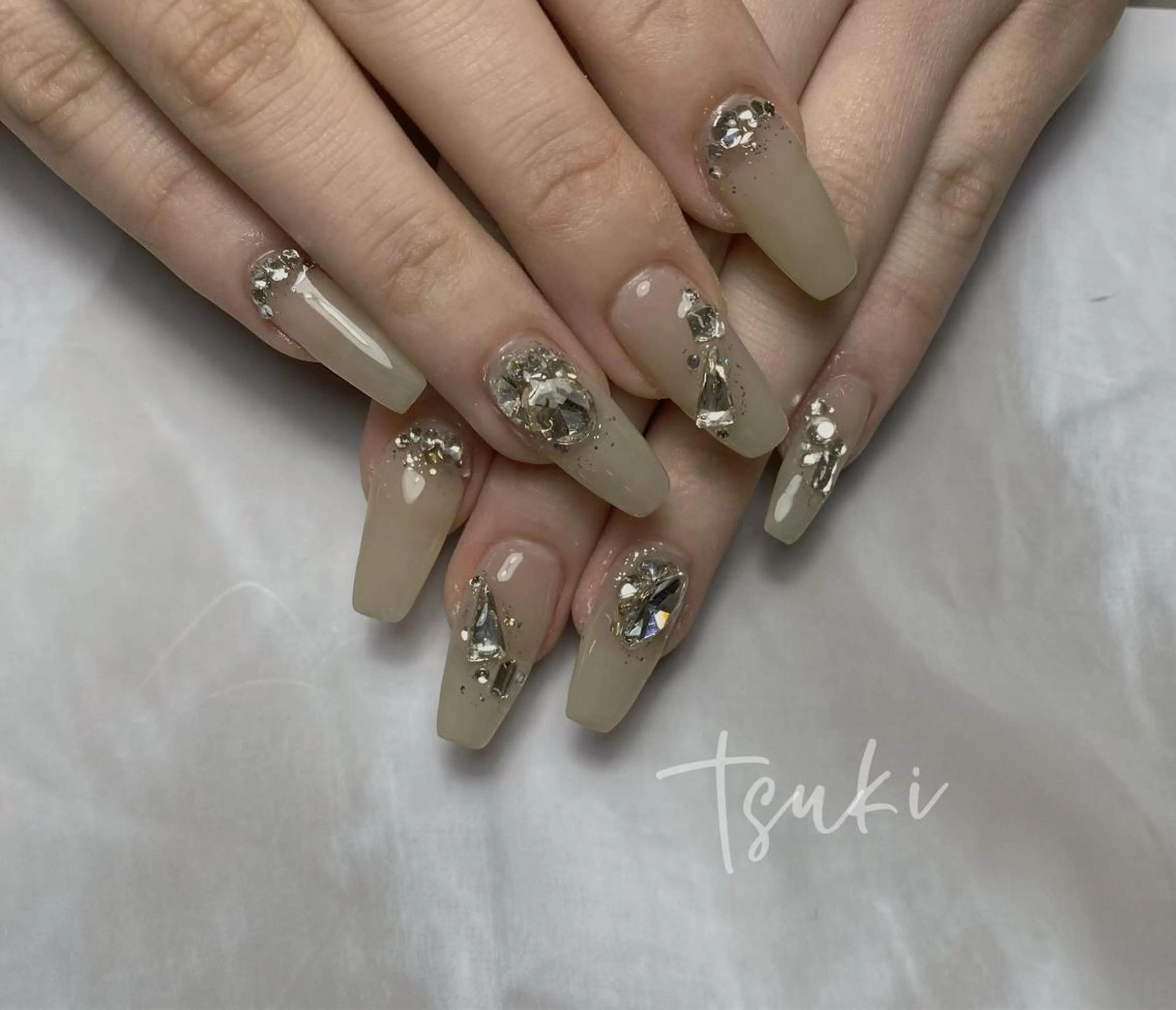 ロング ネイル LUNA Nail salon💕のネイルデザイン