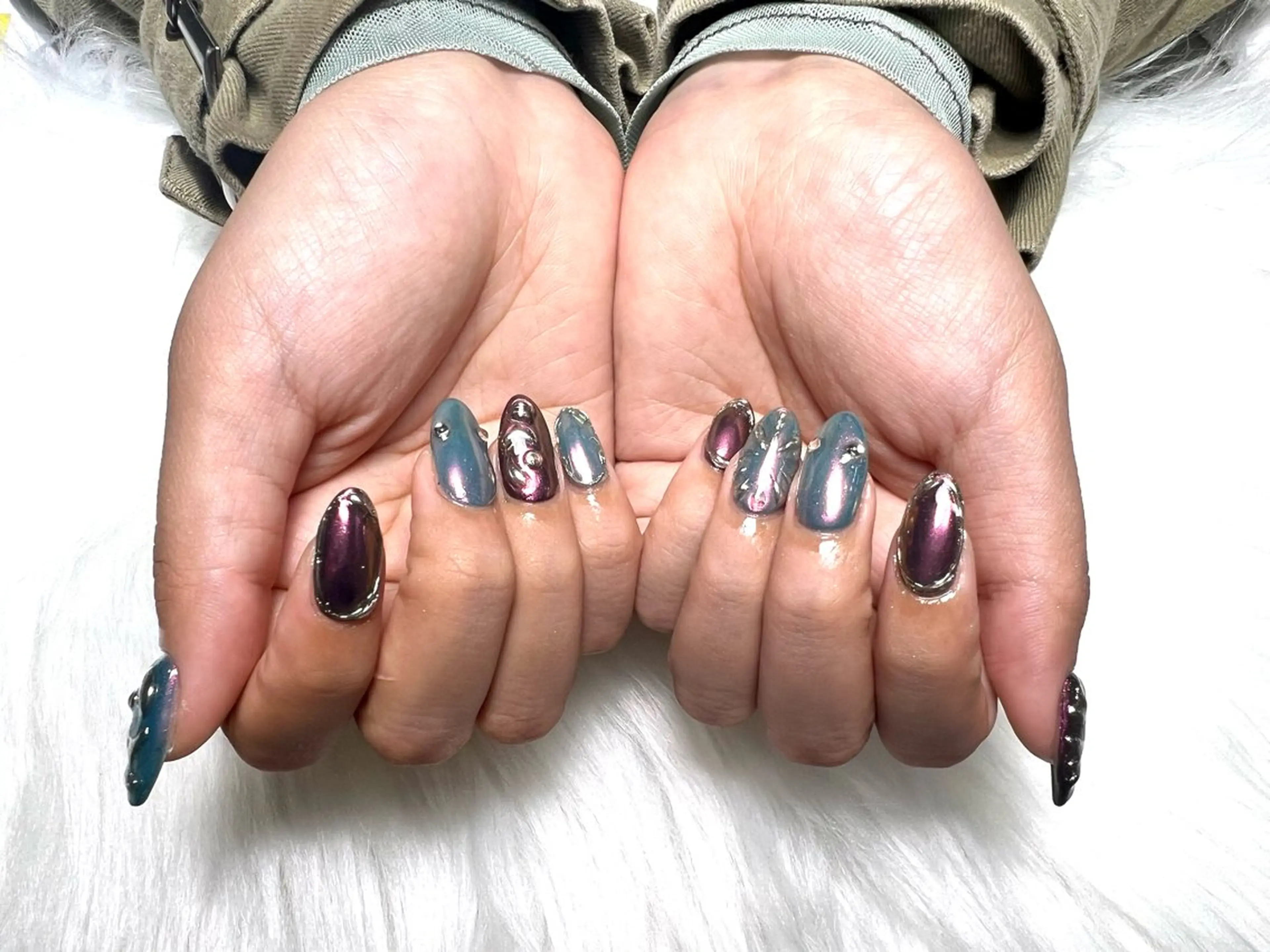 ネイル ミラーネイル ピンク シルバー ハンドネイル Tumake🩶 Natsumi𖤐⡱のネイルデザイン