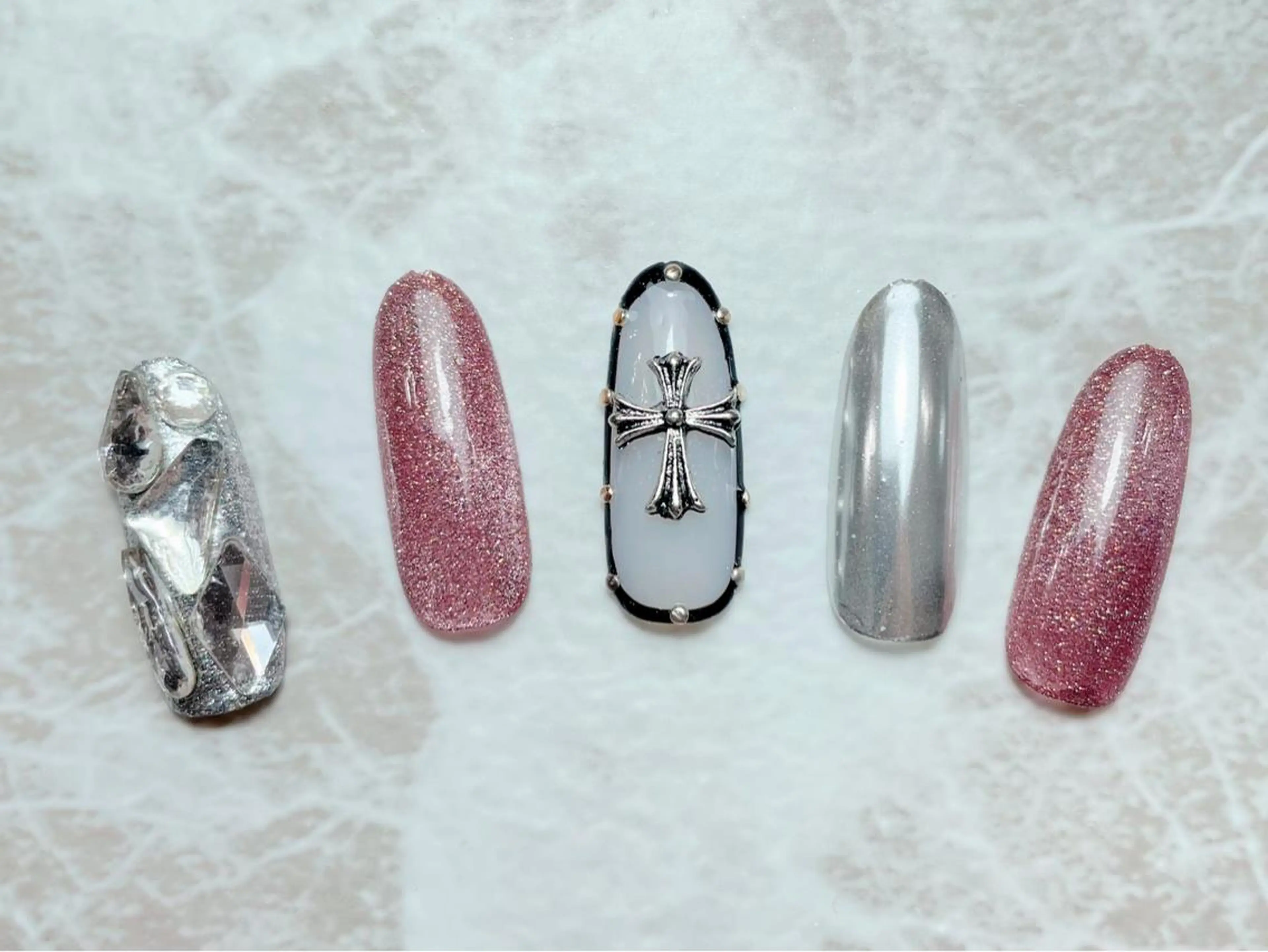 ネイル ハンドネイル マジックミラー所属・マジック ミラーのネイルデザイン