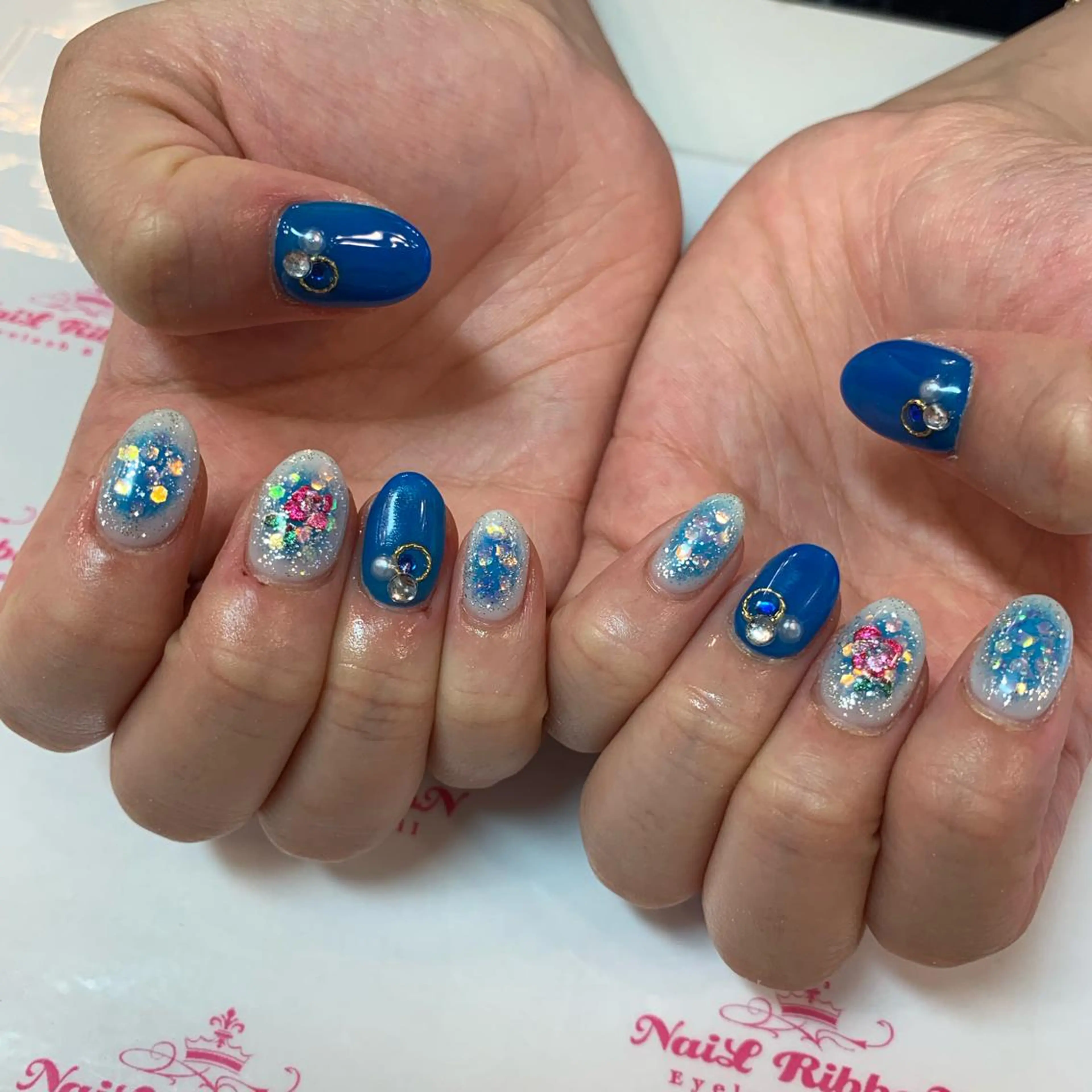 ネイル ネイルリボン 受付スタッフのネイルデザイン