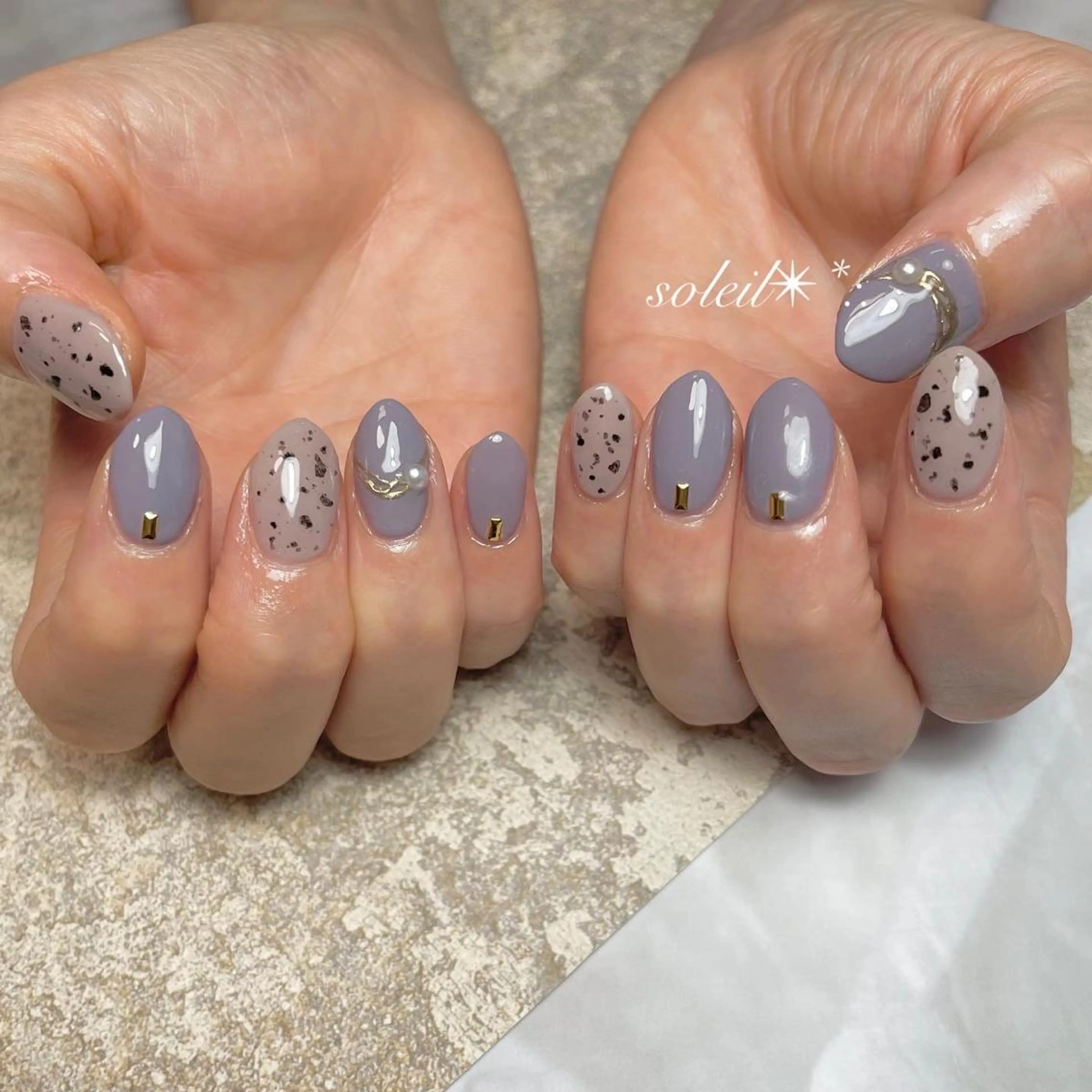 ネイル ジェルネイル キラキラネイル ラメ(グリッター) ミラーネイル ニュアンスネイル 粟津 美紀のネイルデザイン