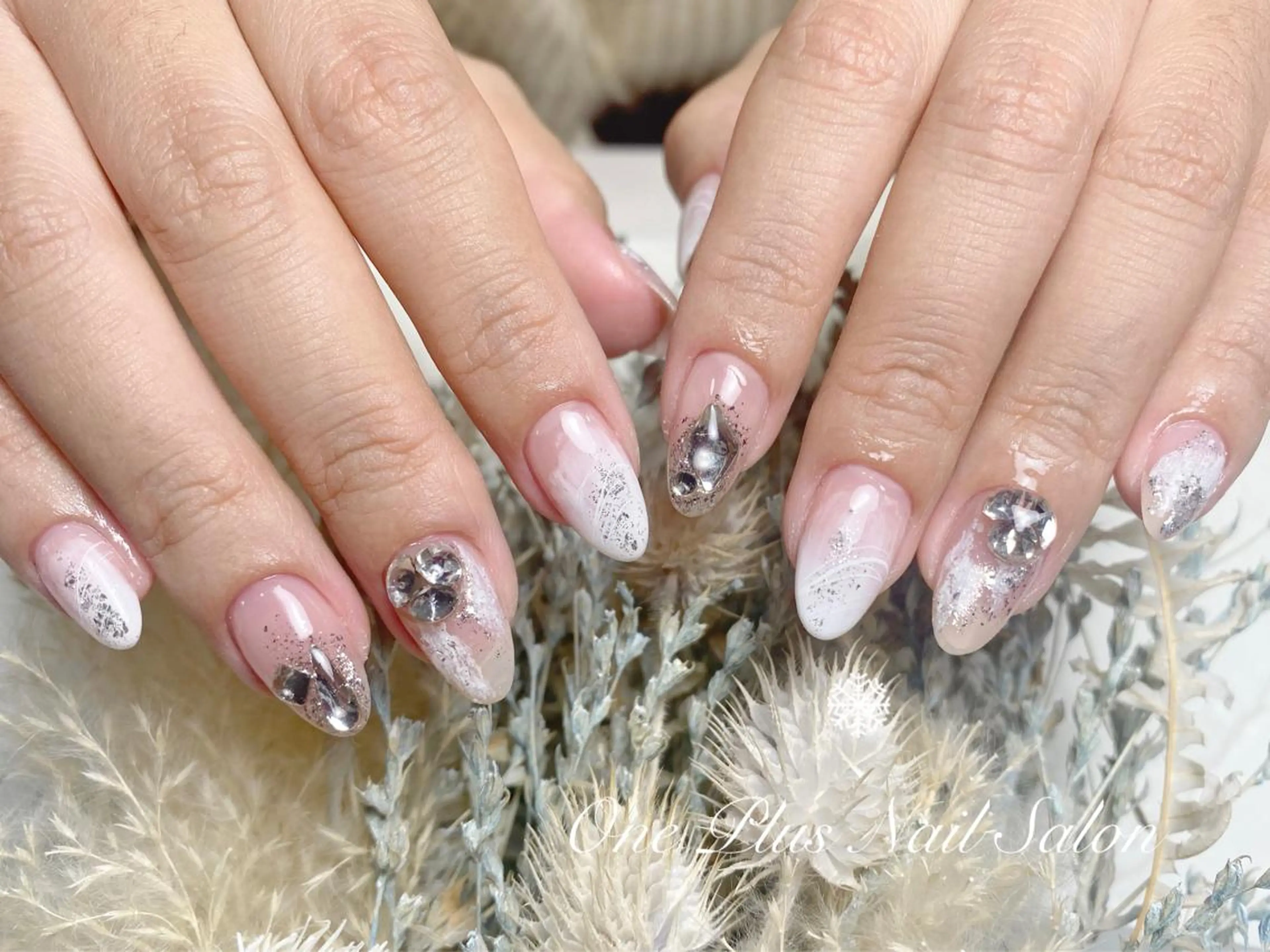 ショート ネイル One Plus Nail Salonのネイルデザイン