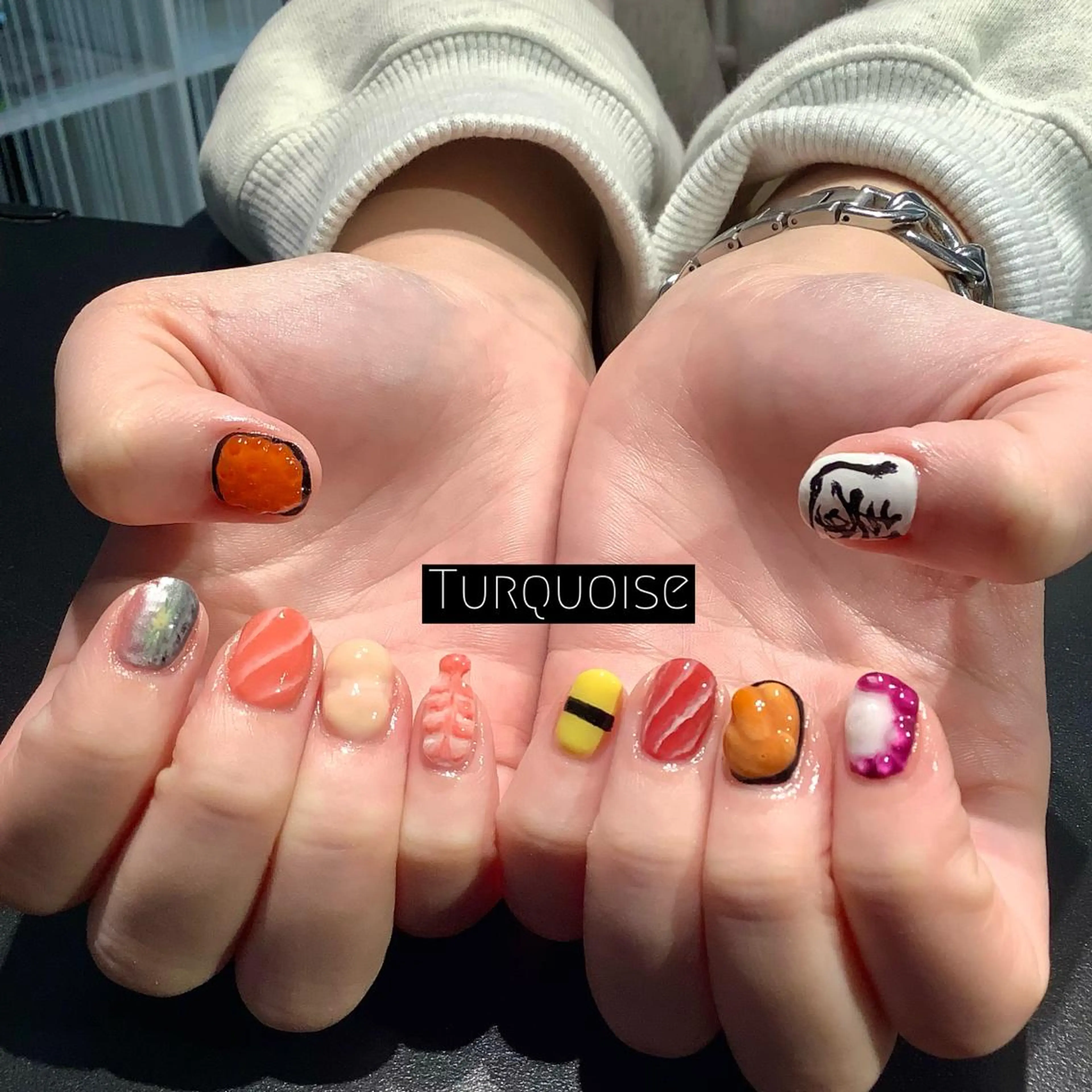 ネイル 個性派ネイルサロン 💅🏼ターコイズのネイルデザイン