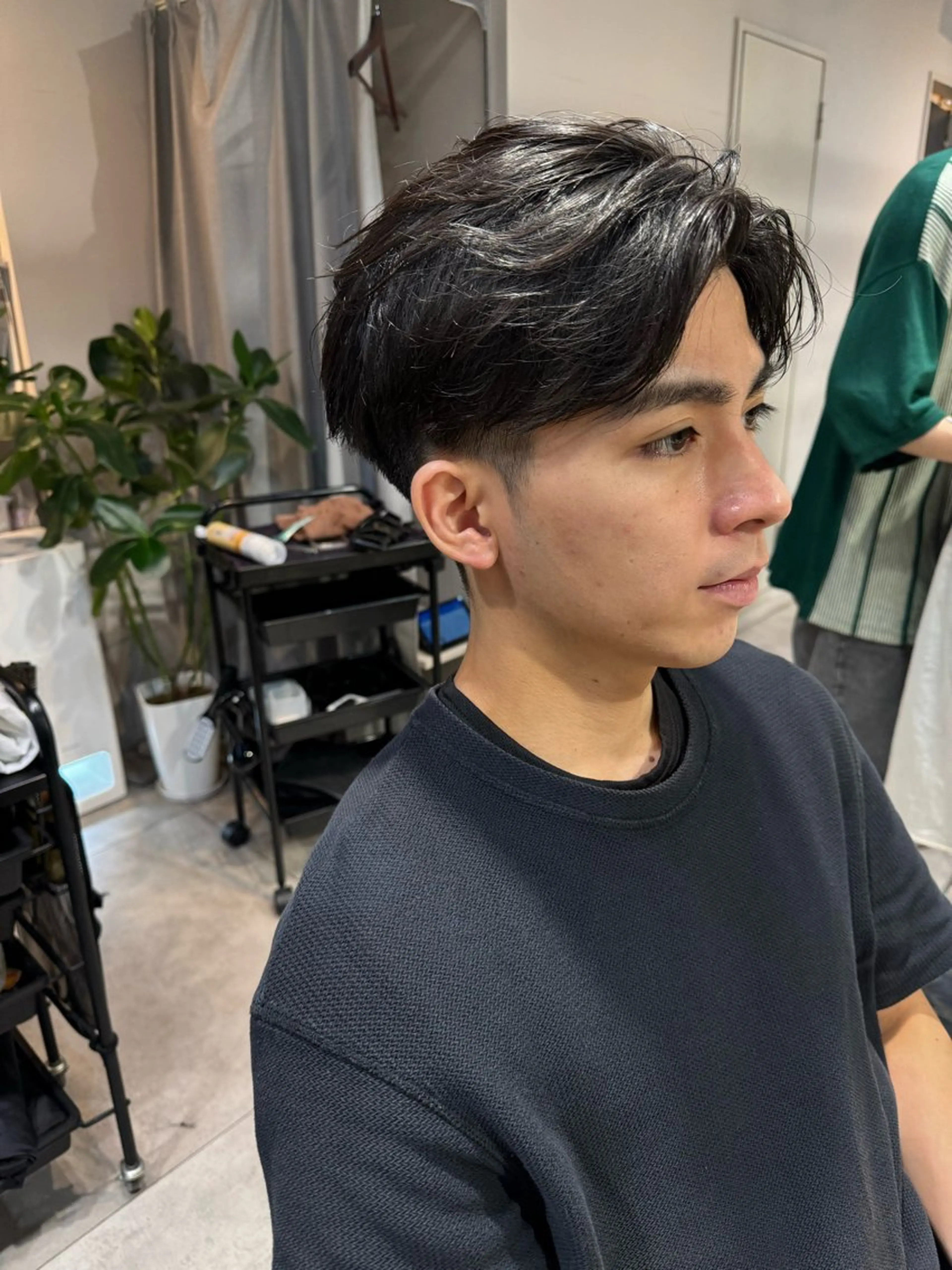 ミディアム メンズ カット 似合う髪型が 分からない方へのヘアスタイル