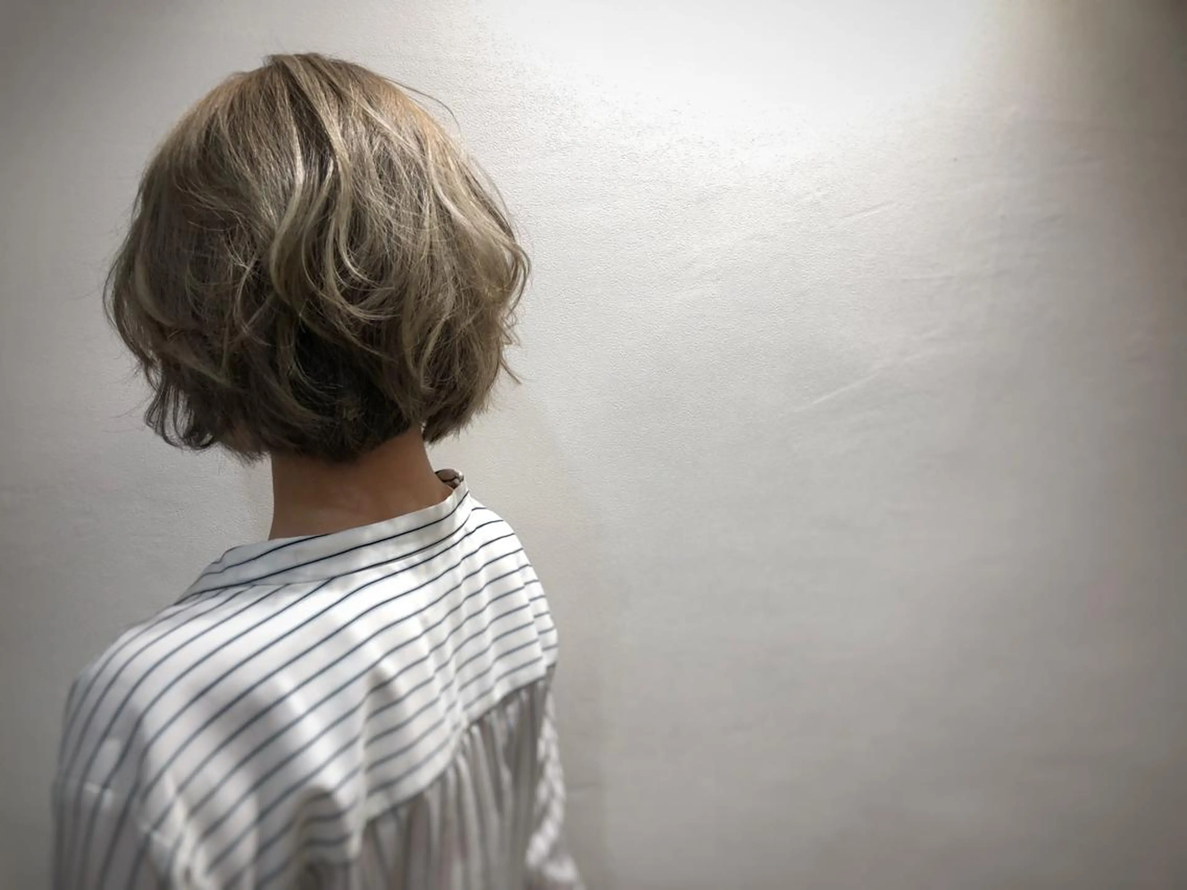 ショート カラー ブリーチ ハイトーンカラー ノアヘアデザイン町田店所属・似合わせボブ特化 mayaのヘアスタイル