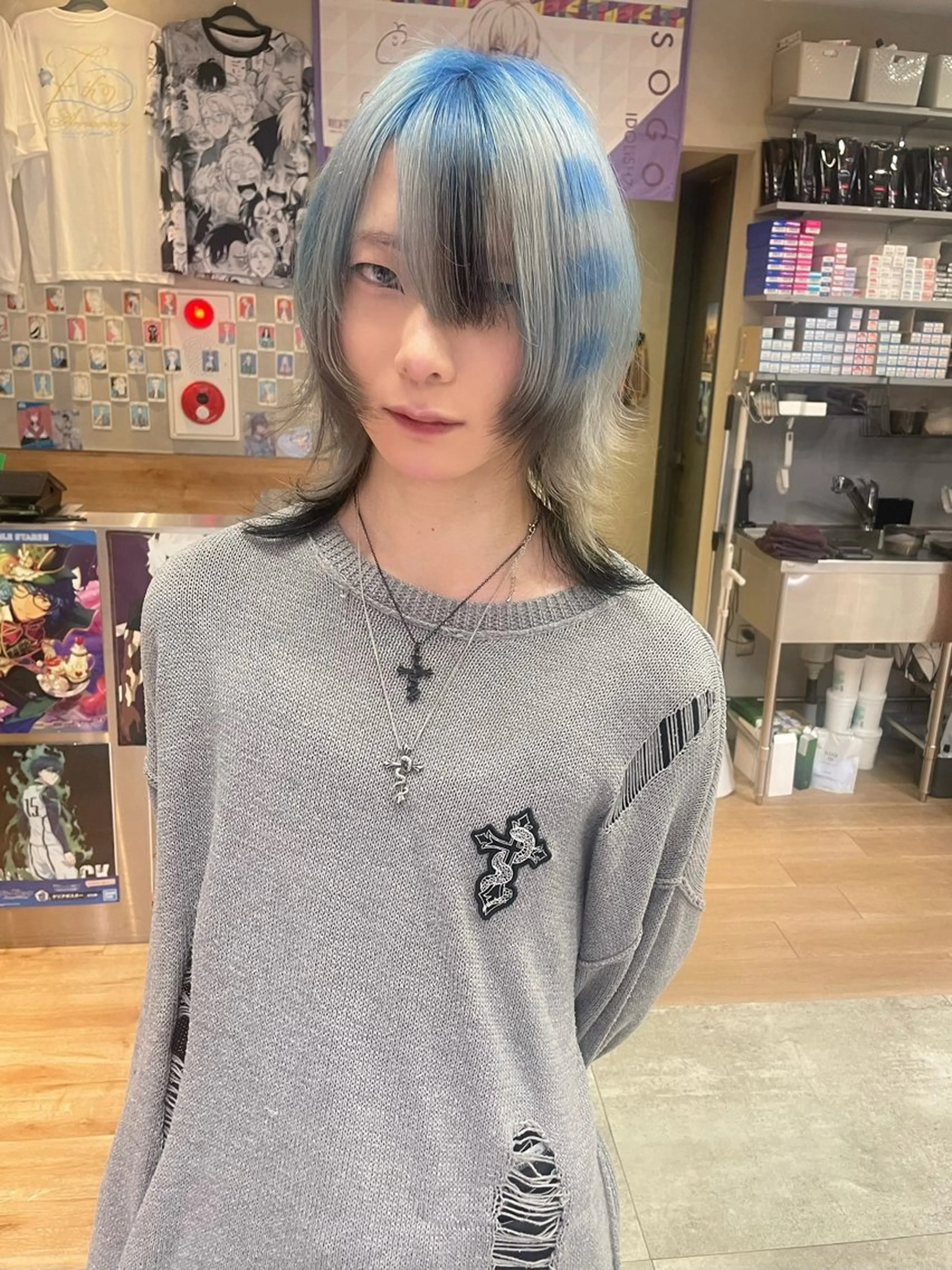 セミロング カラー メンズ ブルーカラー デザインカラー シルバー ヘアカラー 似合わせカット/ デザインカラー🦄のヘアスタイル