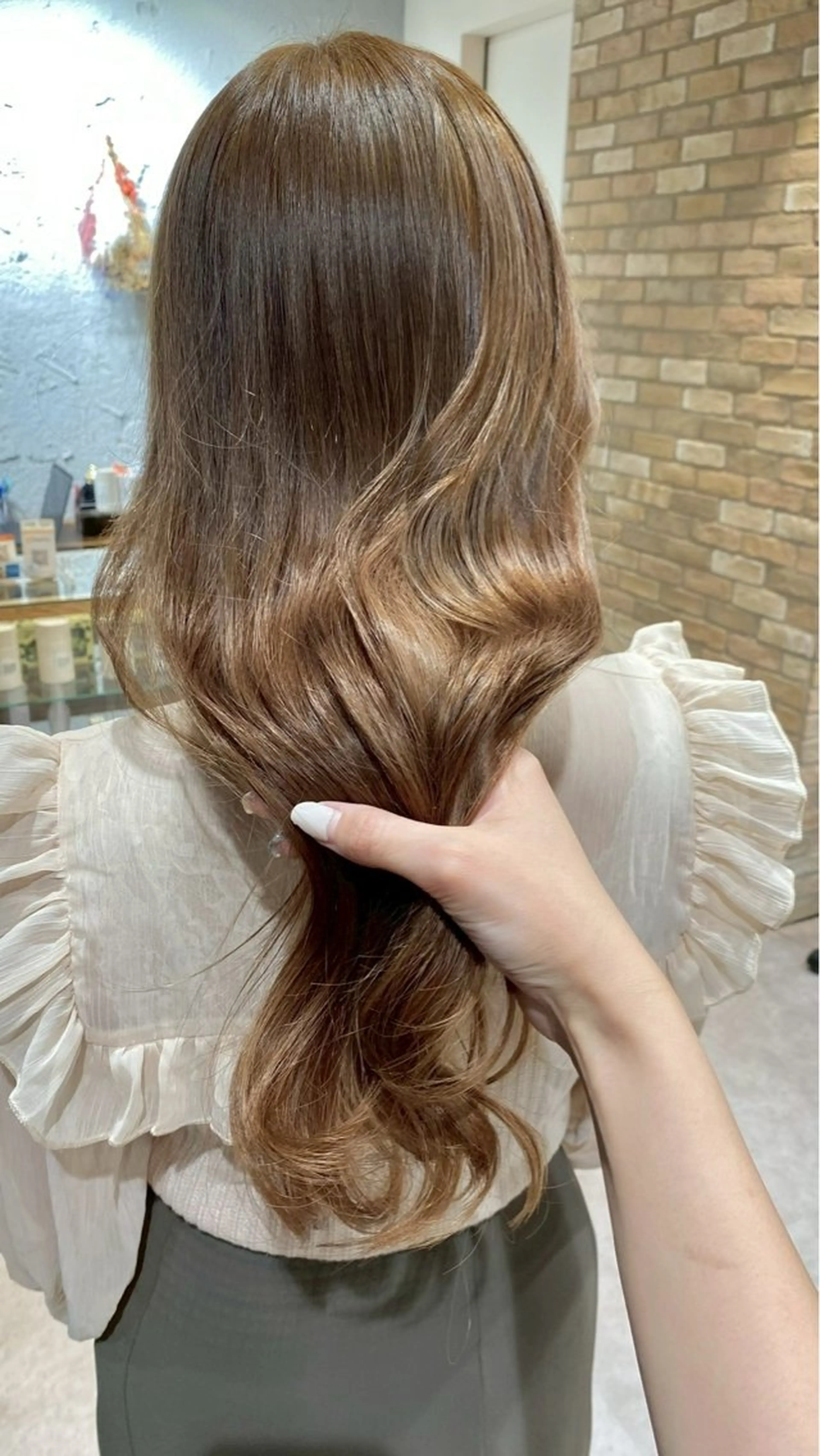 ロング カラー ベージュカラー 透明感カラー ミルクティーベージュ ヘアカラー ワカ /暖色カラー/ネイルのヘアスタイル