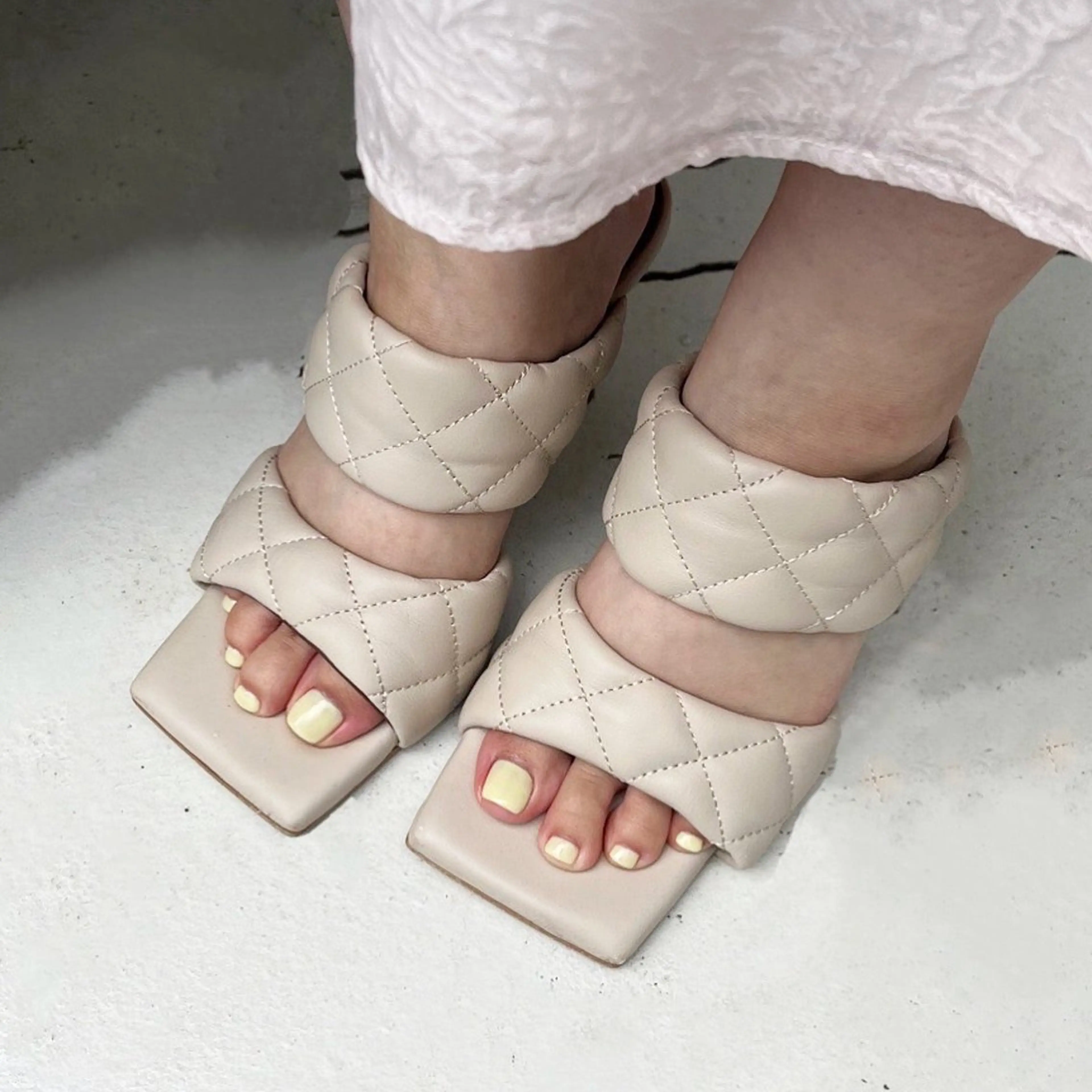 フットワンカラー、ラメグラデーション(ケア込み、当店オフ¥50/本、他店オフ¥110/本)の写真