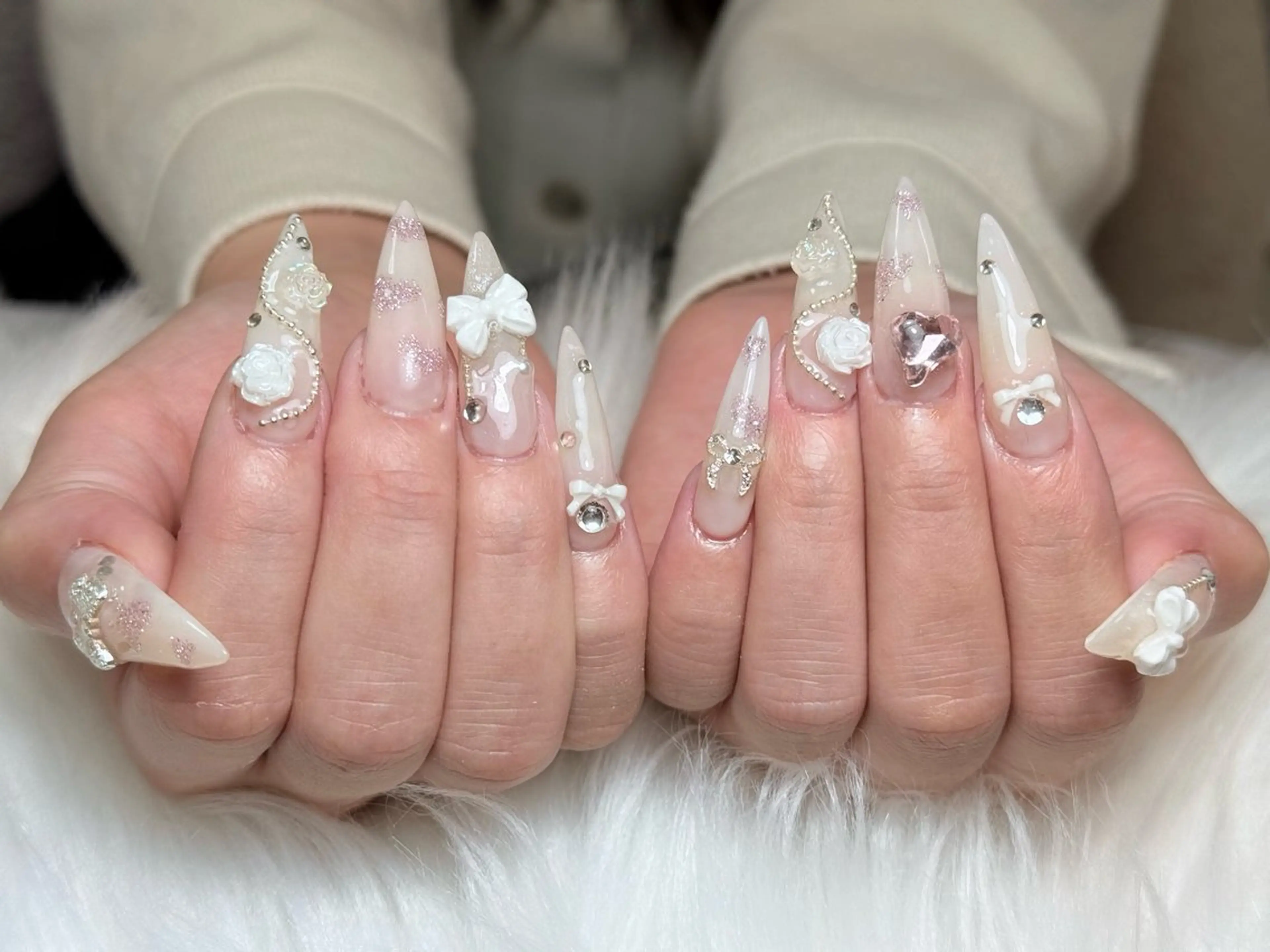 ネイル フレンチネイル ジェルネイル ガーリー 韓国ネイル ロングネイル ハンドネイル タオ チャンのネイルデザイン