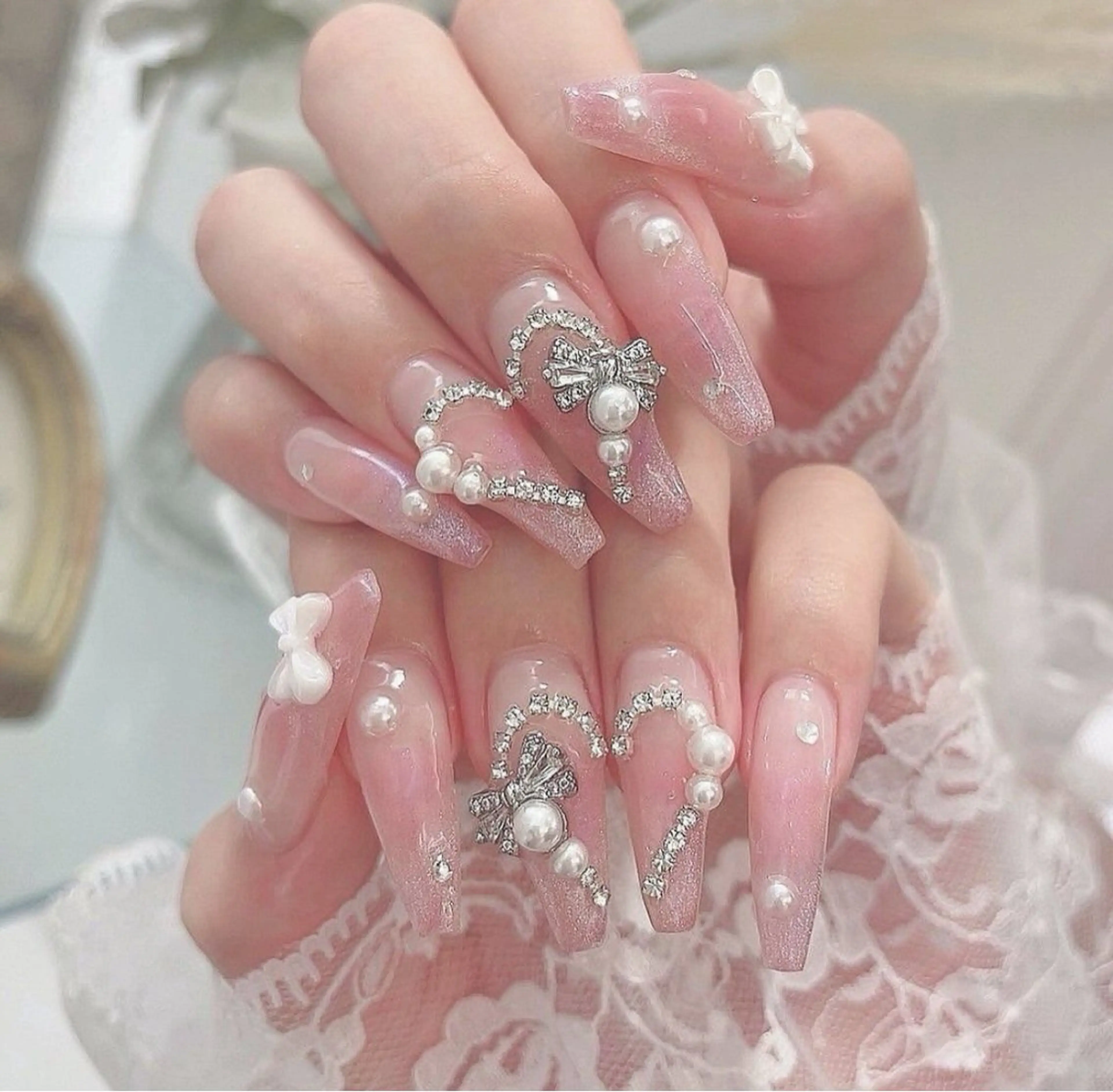 カラー グラデーションカラー ピンクカラー ハンドネイル AIN Nailのネイルデザイン